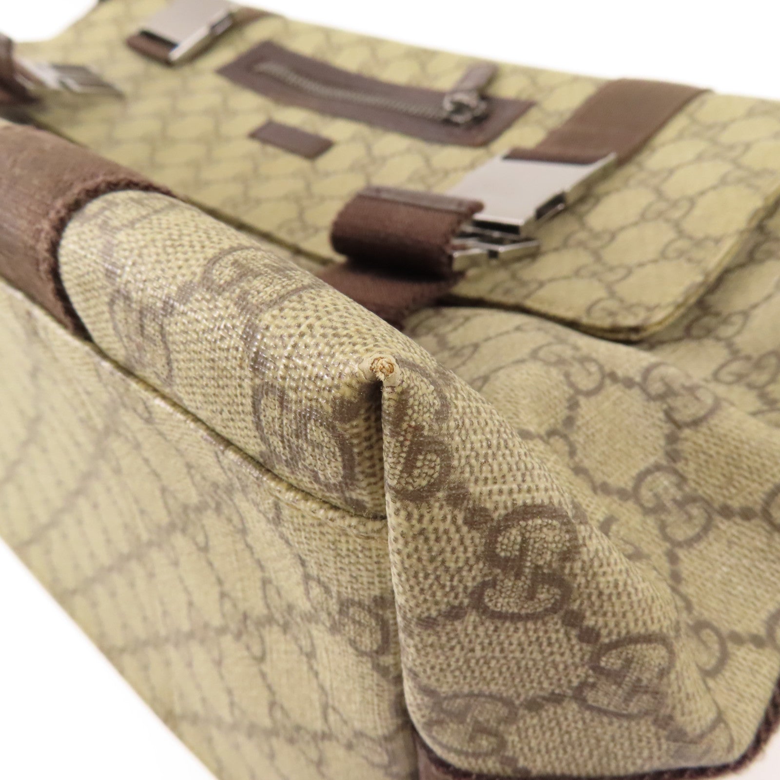 GUCCI 塗層帆布Messenger Bag銀扣肩背袋