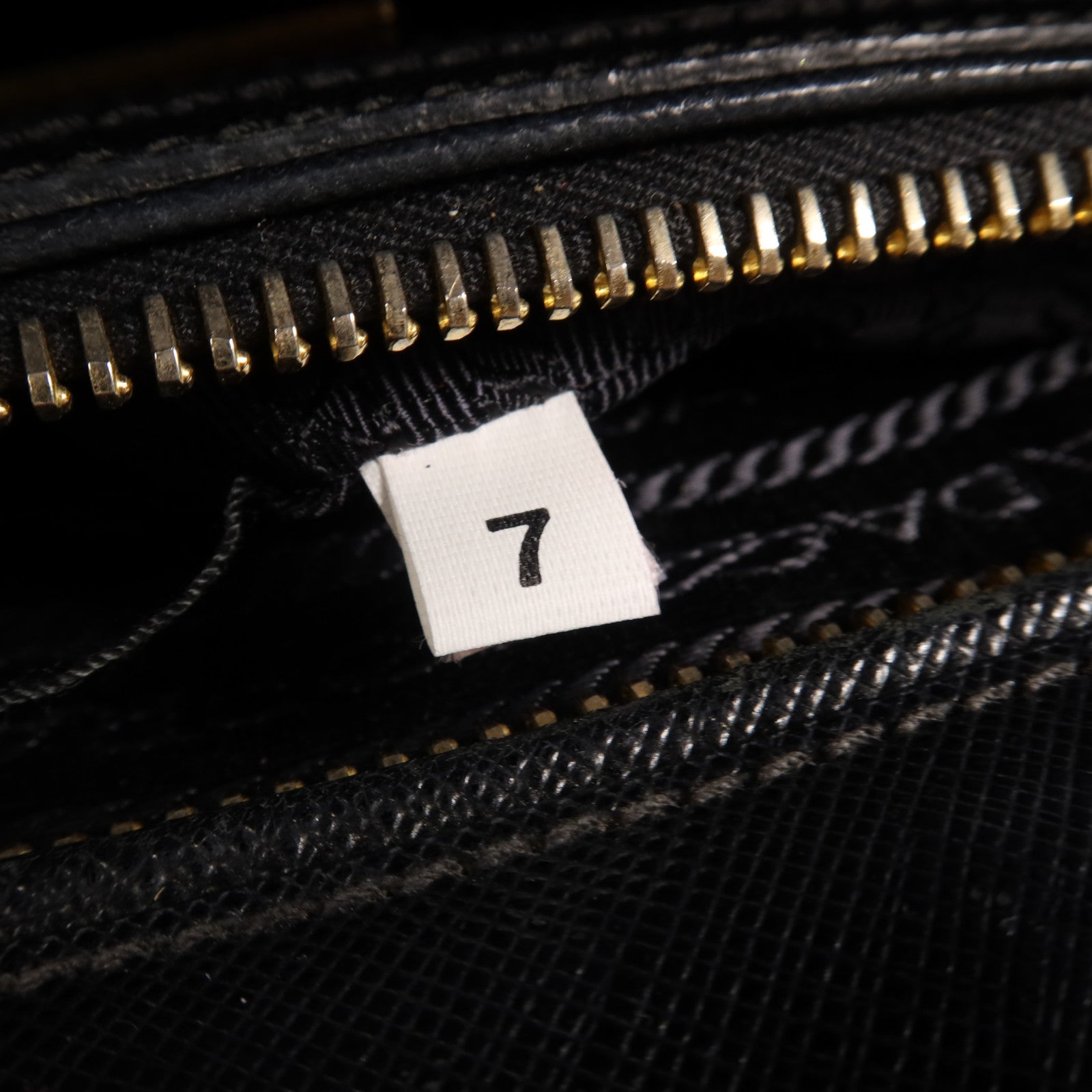 PRADA 牛皮皮革Double Zip Handbag金扣手挽袋