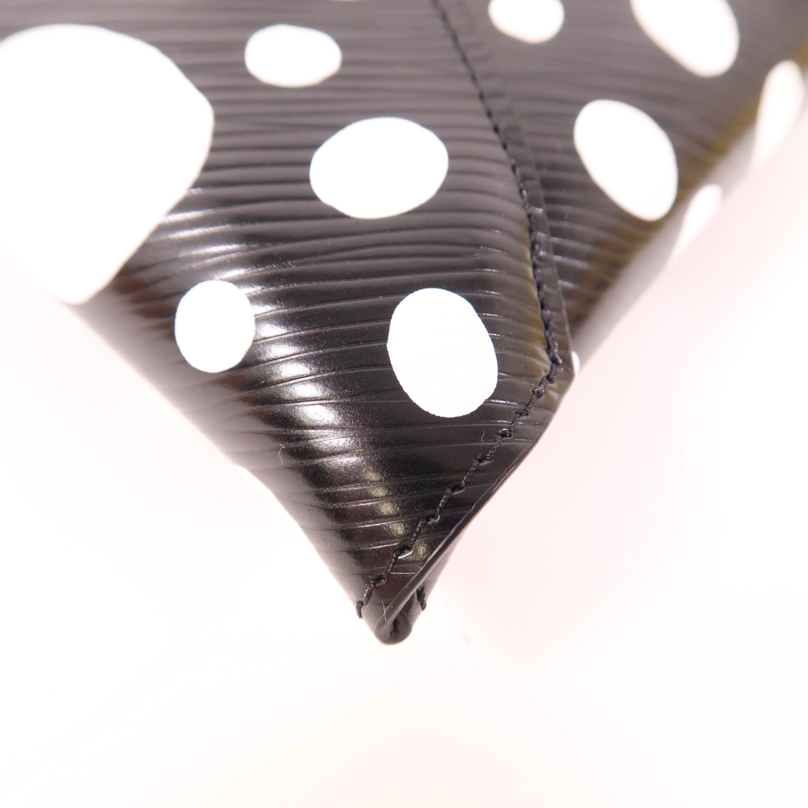 LOUIS VUITTON Epi LV X Yayoi Kusama Pochette銀扣手拿包