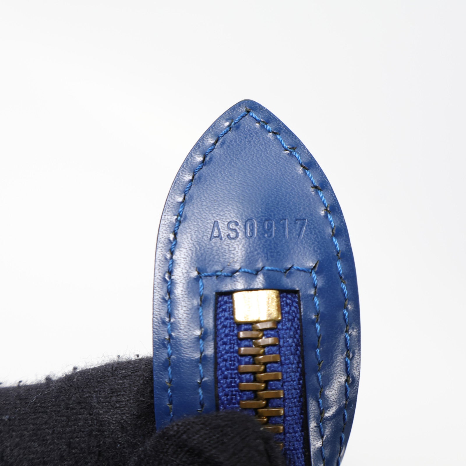 LOUIS VUITTON Epi Saint Jacques PM金扣肩背袋