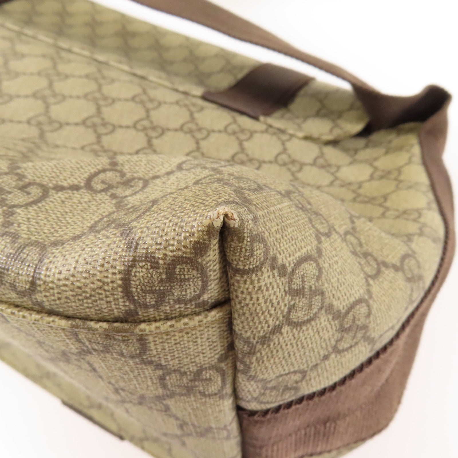 GUCCI 塗層帆布Messenger Bag銀扣肩背袋
