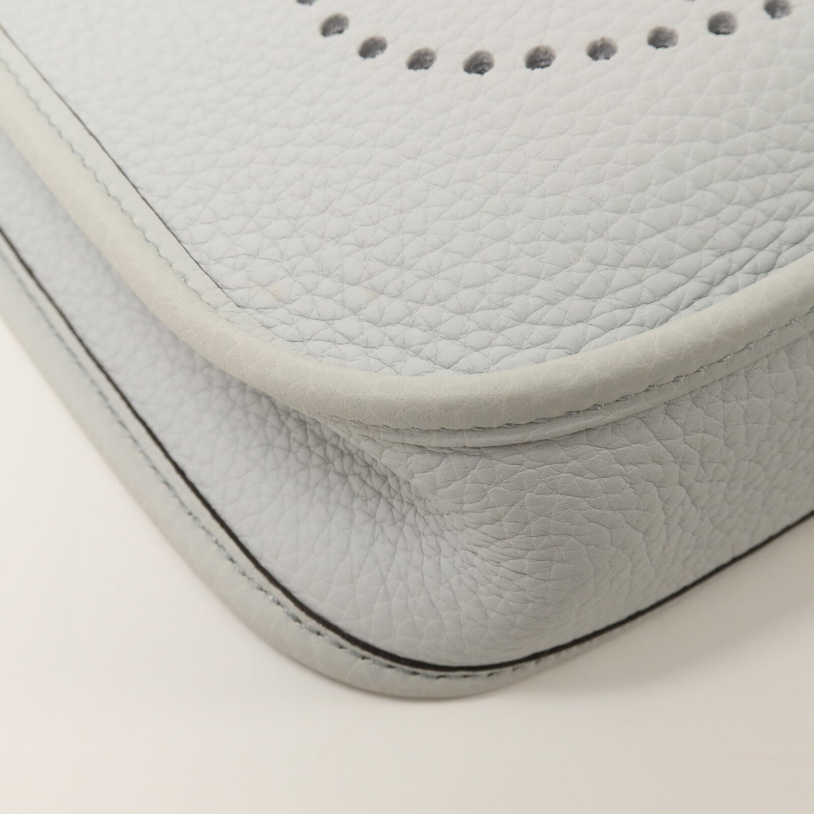 HERMES Clemence皮革Evelyne TPM肩背袋Bleu Pale