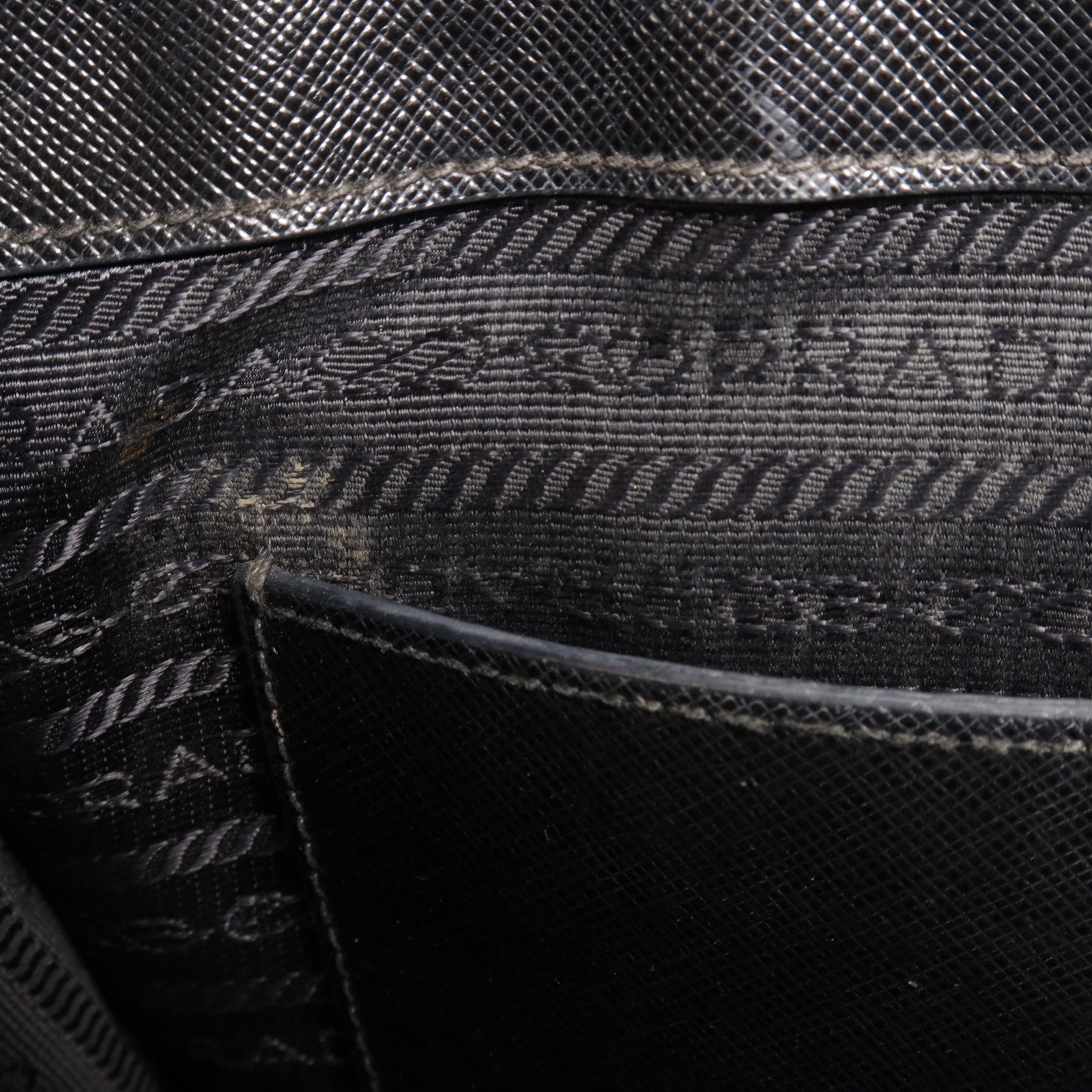 PRADA 牛皮皮革Double Zip Handbag金扣手挽袋