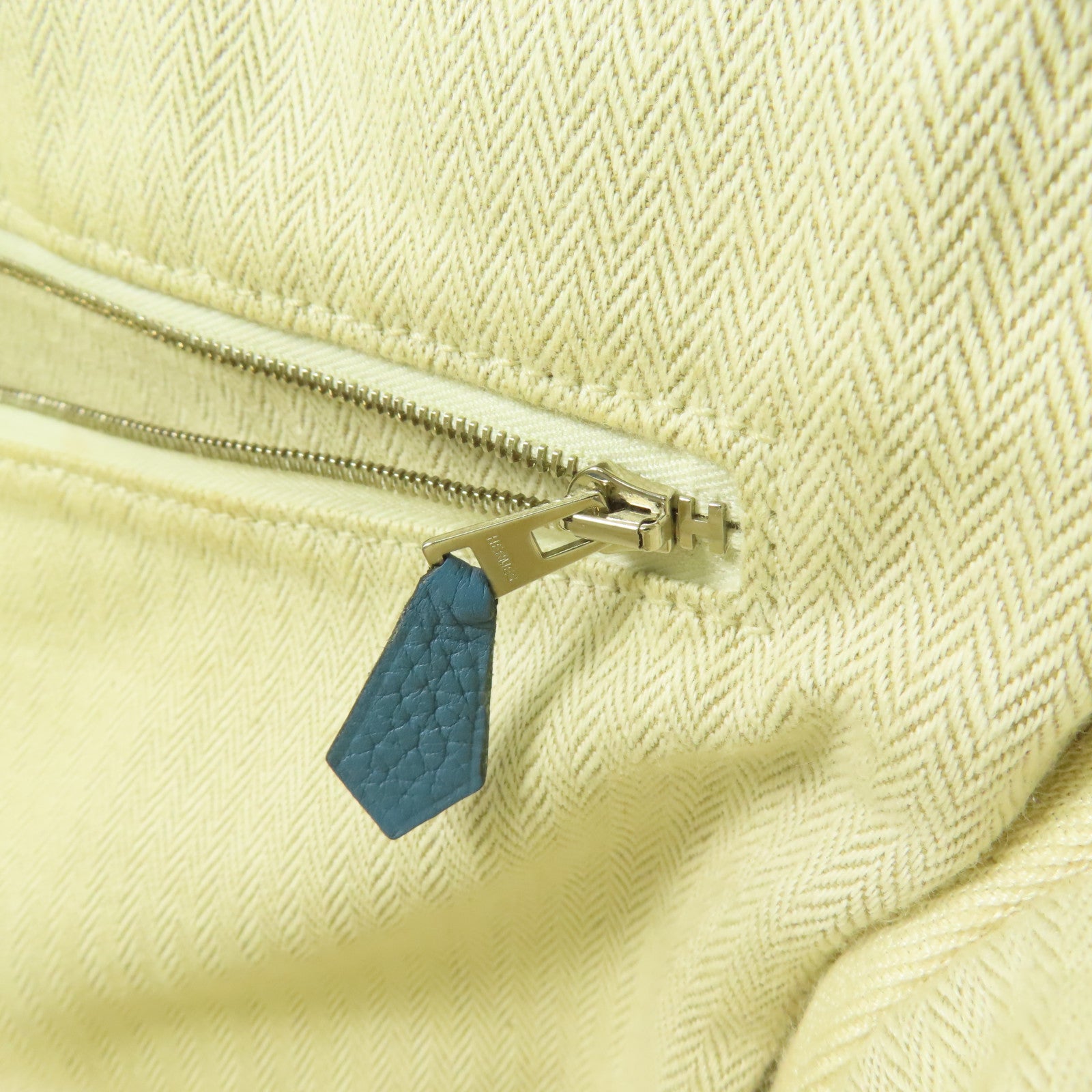 HERMES Clemence皮革Victoria銀扣肩背袋Bleu Jean