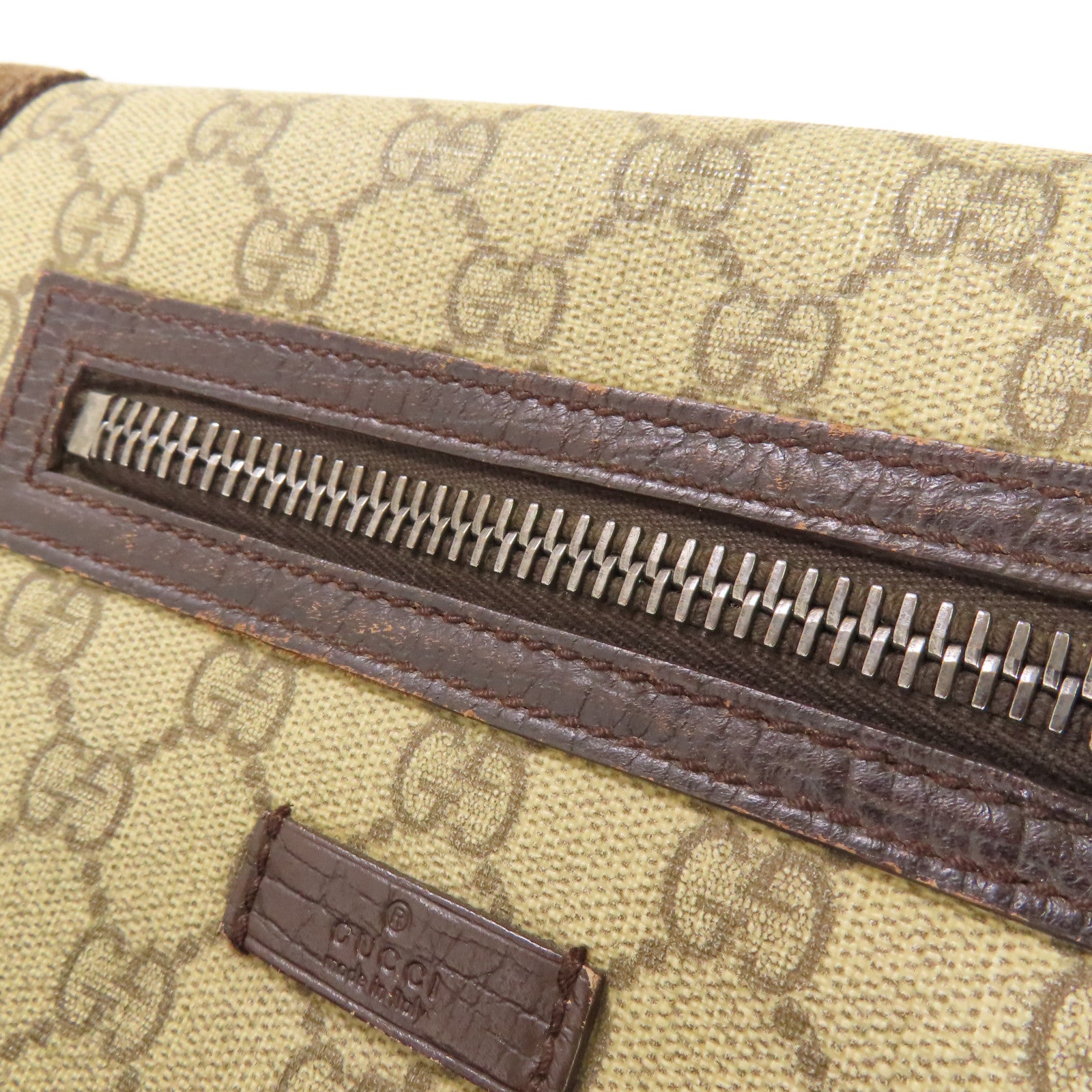 GUCCI 塗層帆布Messenger Bag銀扣肩背袋
