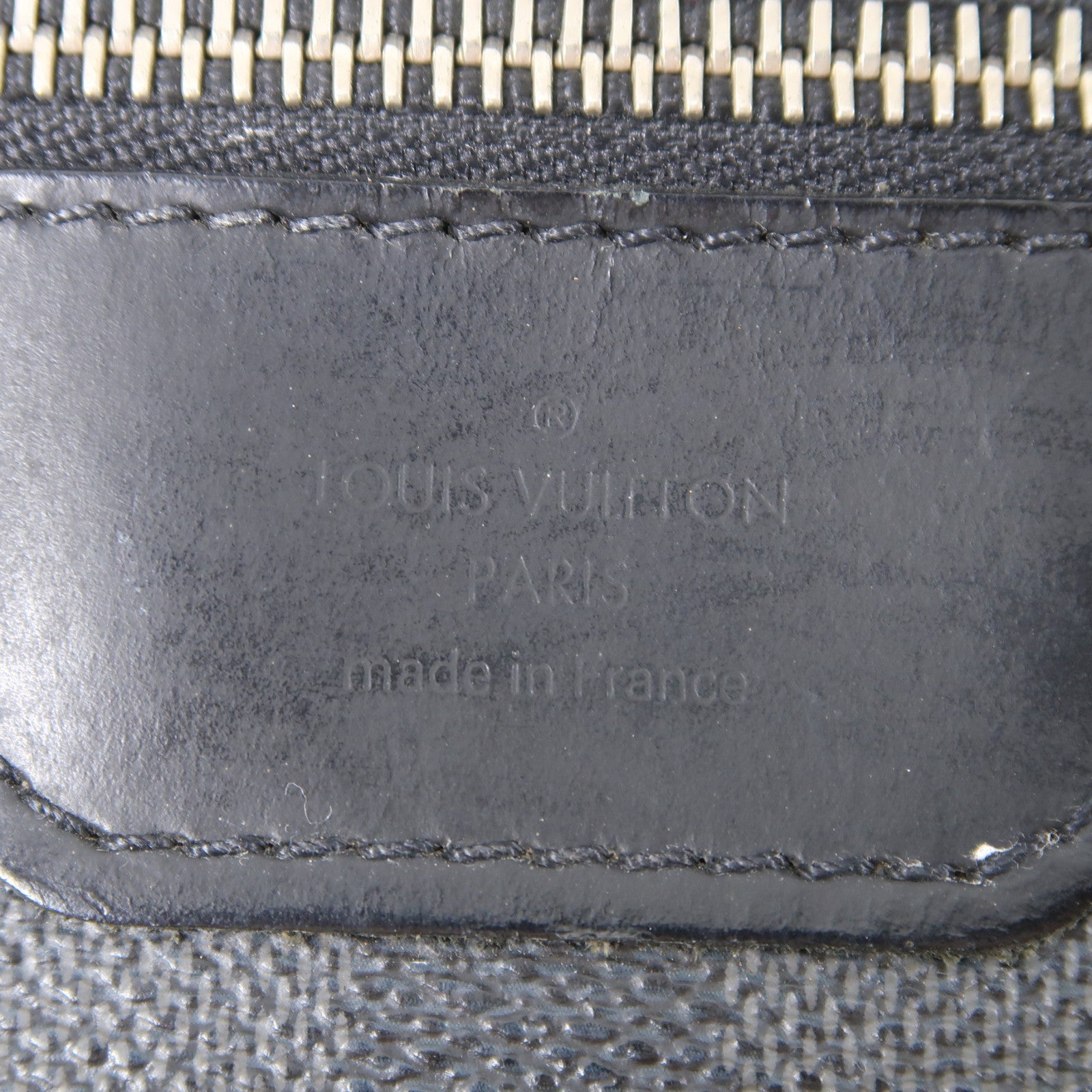 LOUIS VUITTON 【激減優惠】Damier Graphite Daniel MM銀扣肩背袋黑色/灰色
