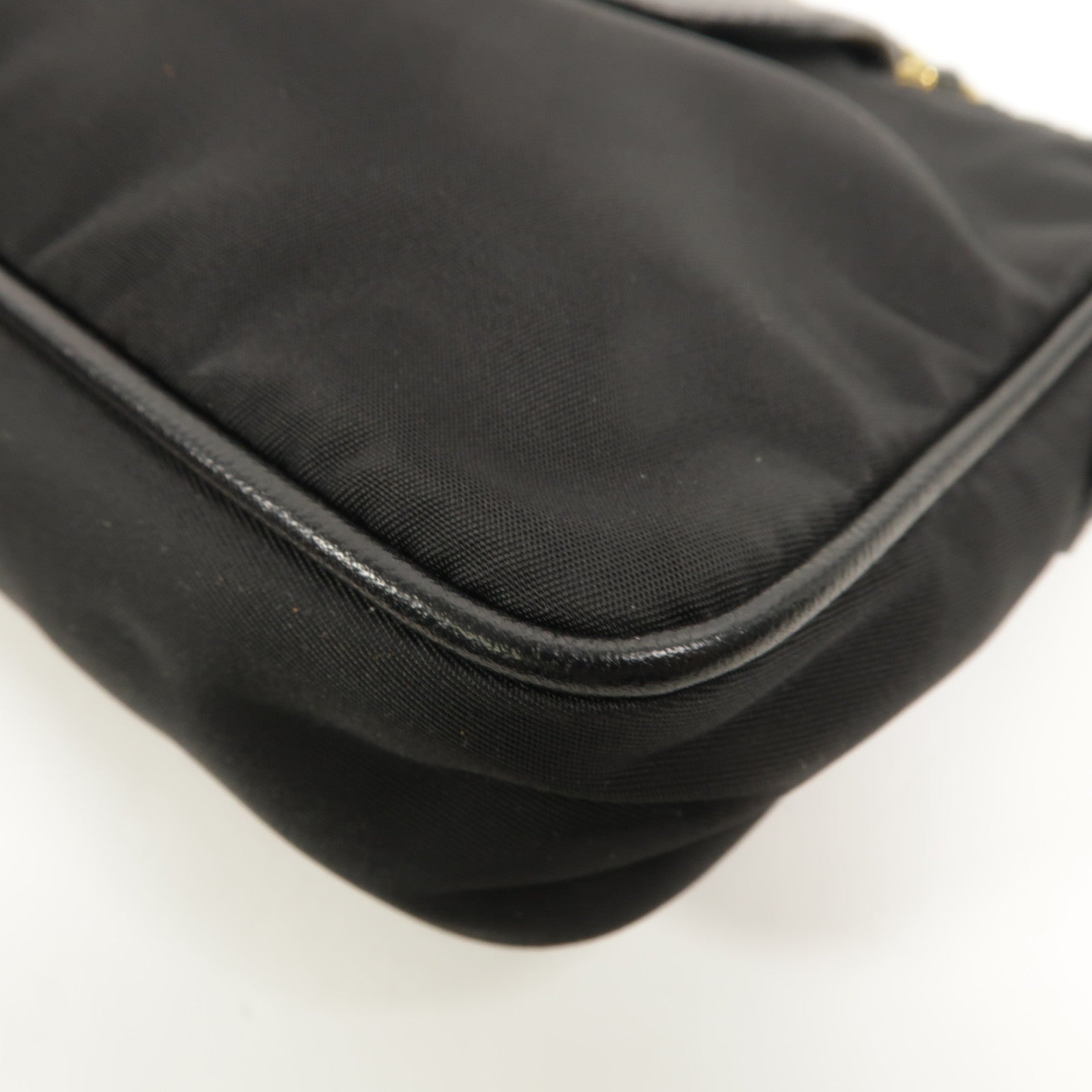 PRADA 尼龍Chain Pouch Shoulder Bag鏈帶肩背袋