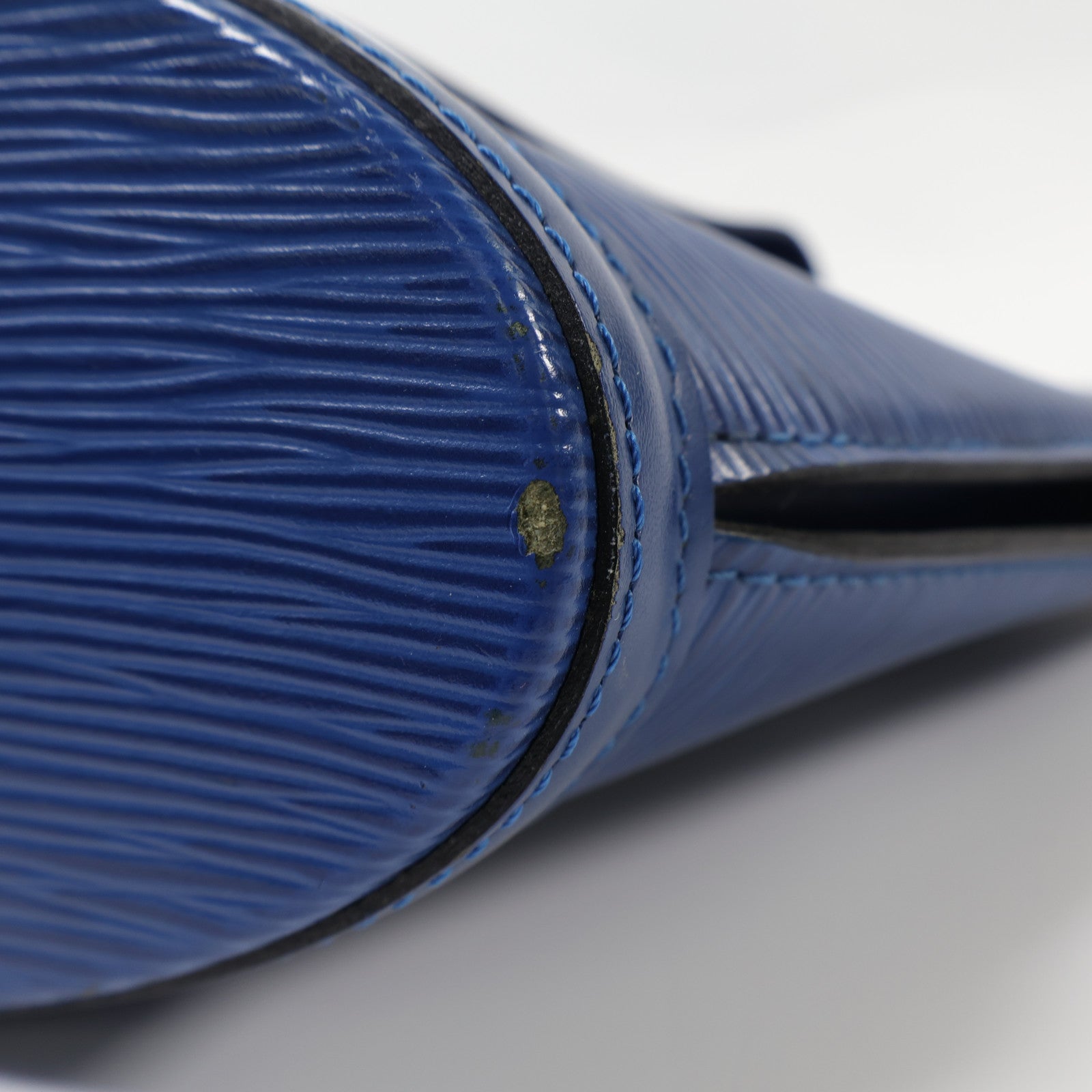 LOUIS VUITTON Epi Saint Jacques PM金扣肩背袋