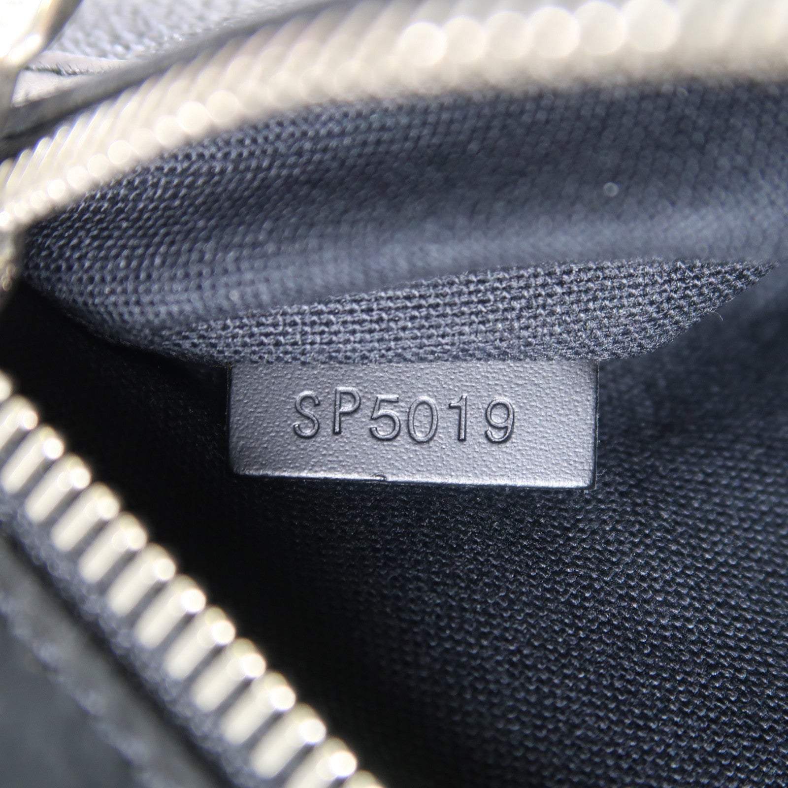 LOUIS VUITTON 【激減優惠】Damier Graphite Daniel MM銀扣肩背袋黑色/灰色