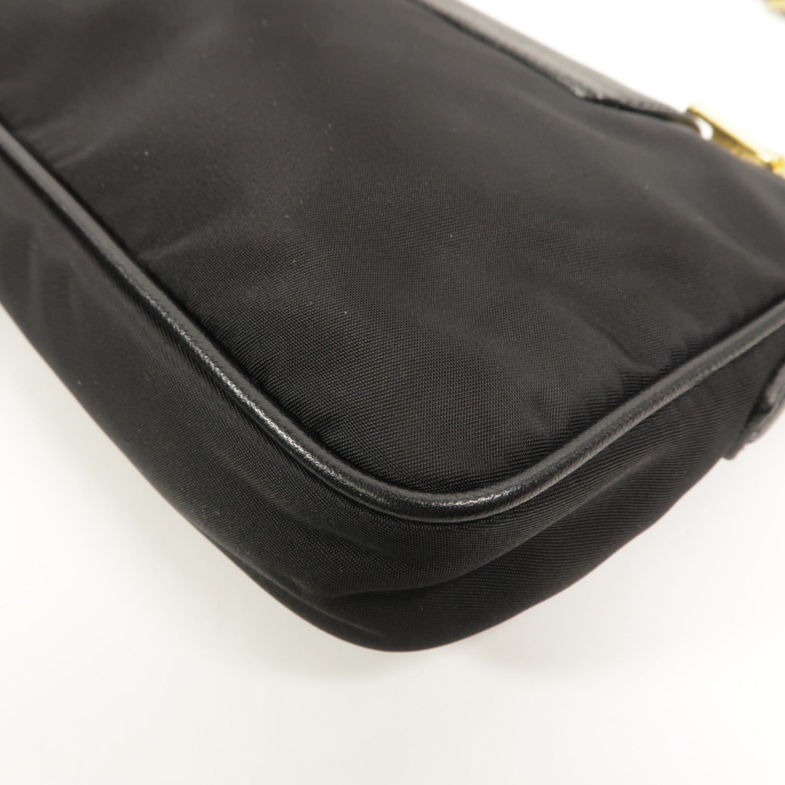 PRADA 尼龍Chain Pouch Shoulder Bag鏈帶肩背袋
