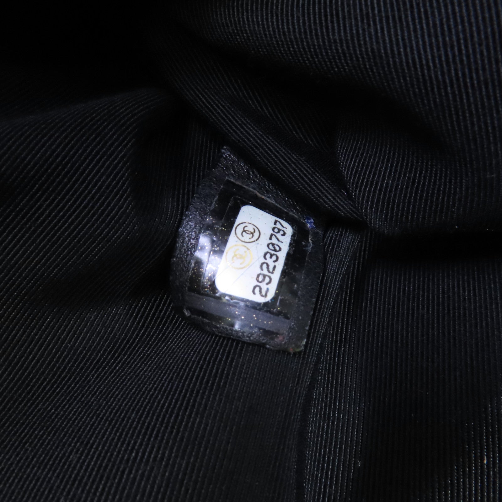 CHANEL 羊皮皮革Pouch銀扣手拿包