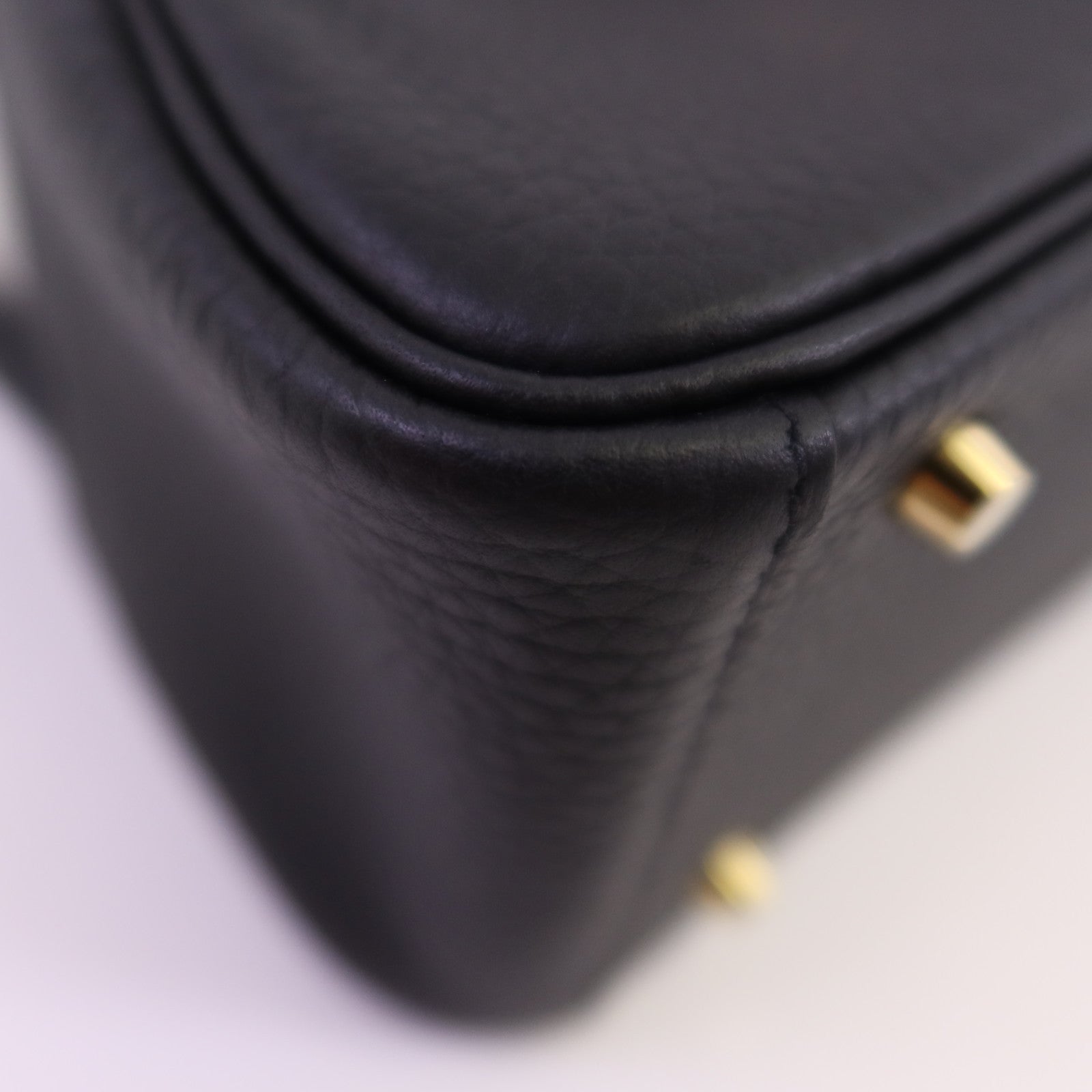 HERMES Clemence皮革Mini Lindy金扣肩背袋Noir