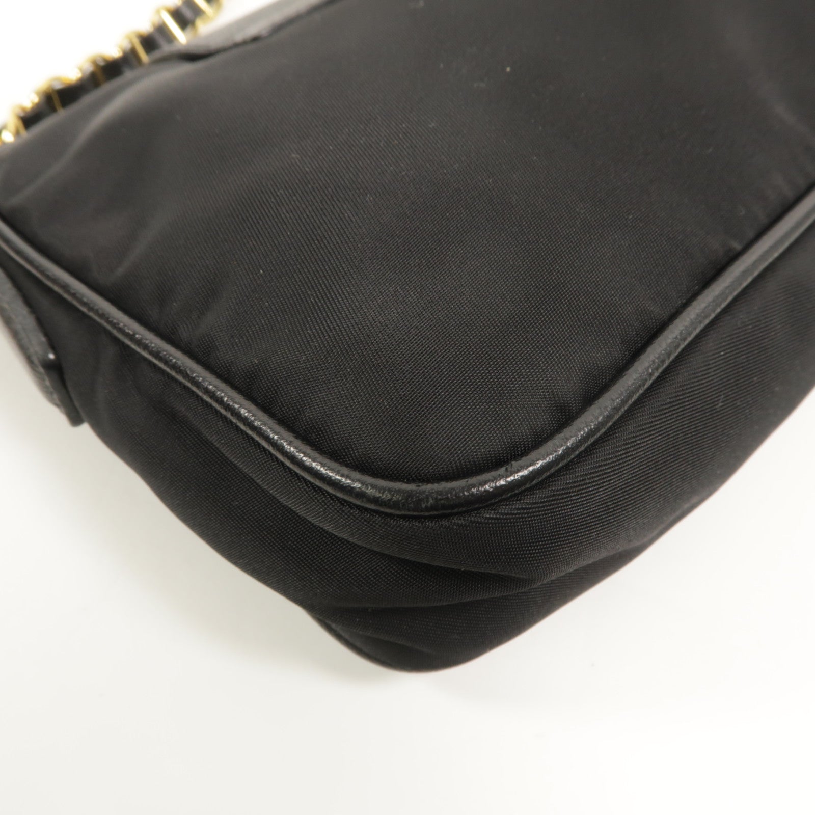 PRADA 尼龍Chain Pouch Shoulder Bag鏈帶肩背袋