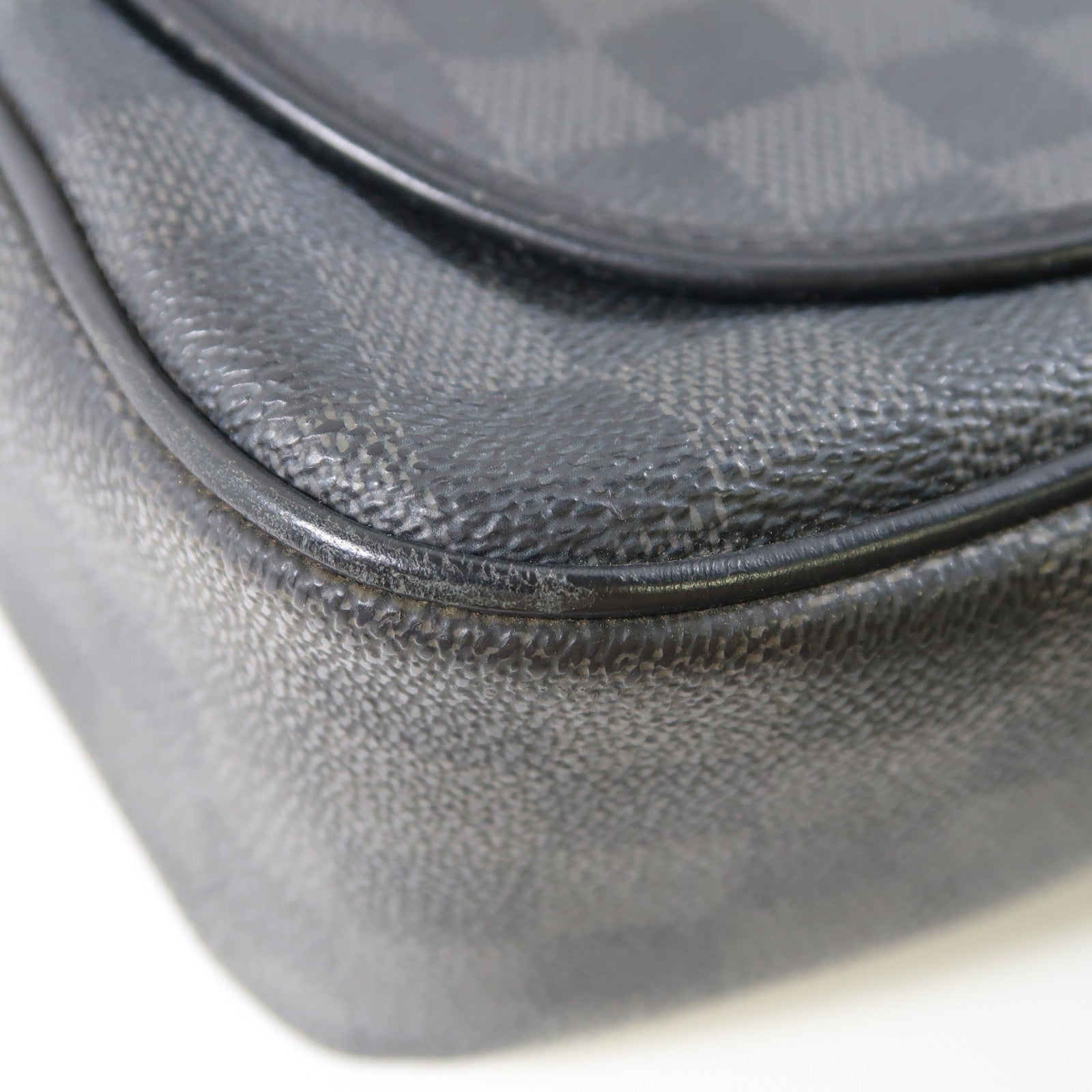 LOUIS VUITTON 【激減優惠】Damier Graphite Daniel MM銀扣肩背袋黑色/灰色