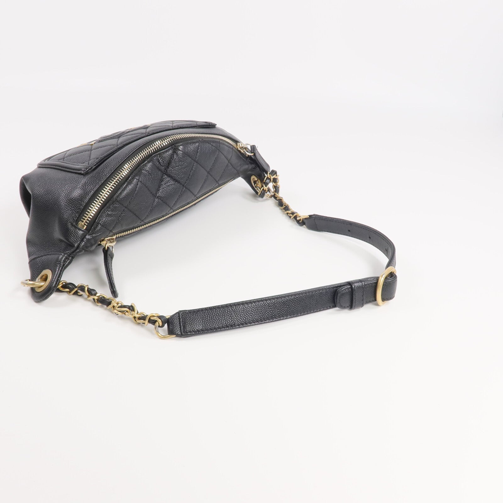 CHANEL 牛皮皮革Filigree Waist Bag金扣腰包