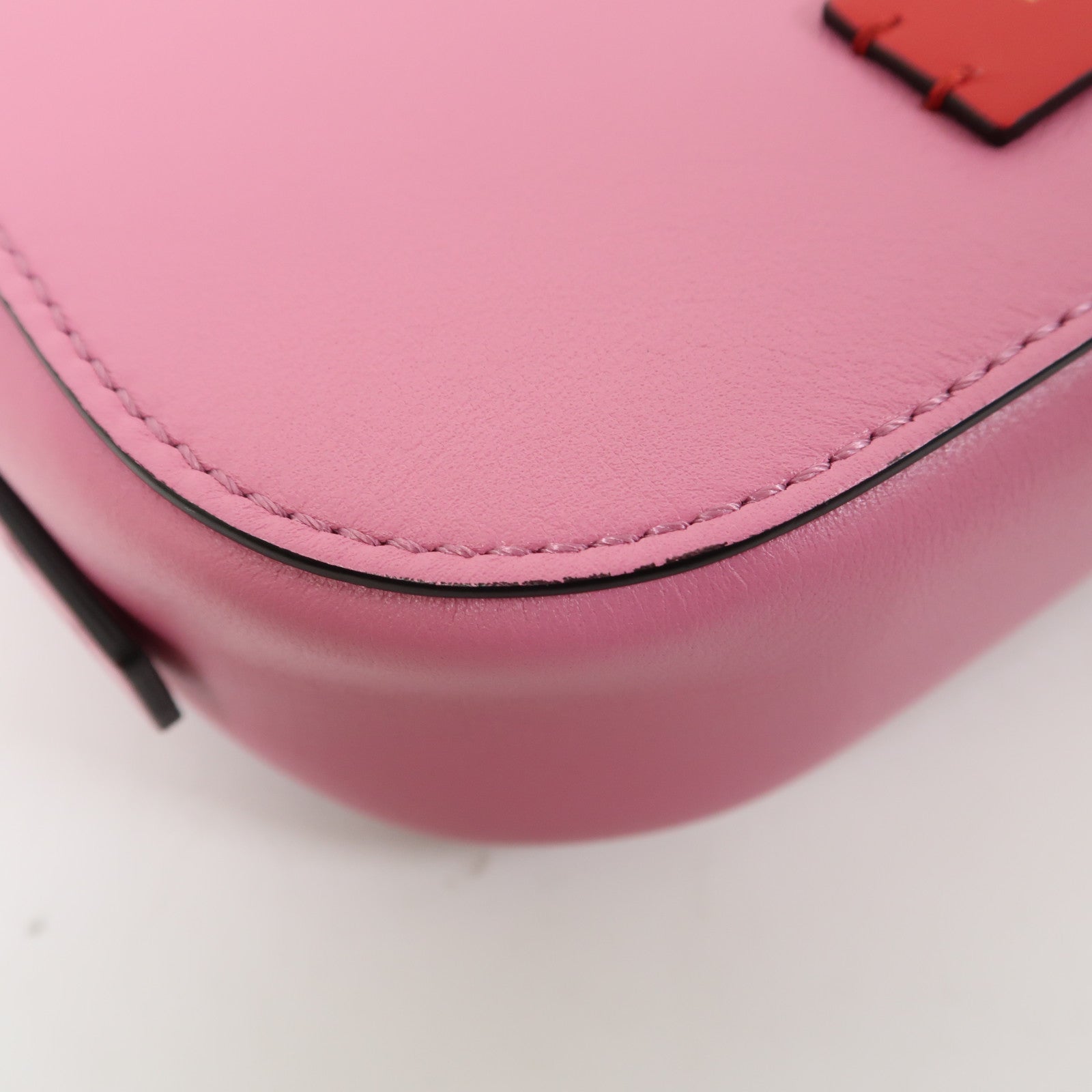 Valentino 牛皮皮革Shoulder Bag金扣肩背袋粉紅色