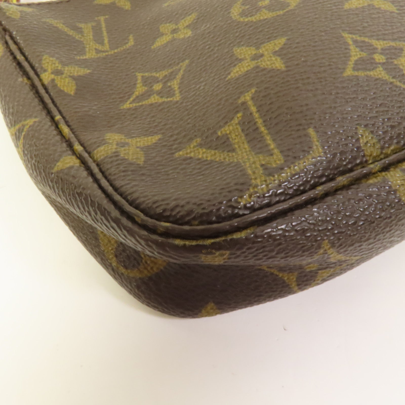 LOUIS VUITTON Monogram Pochette Accessoires金扣手挽袋棕色