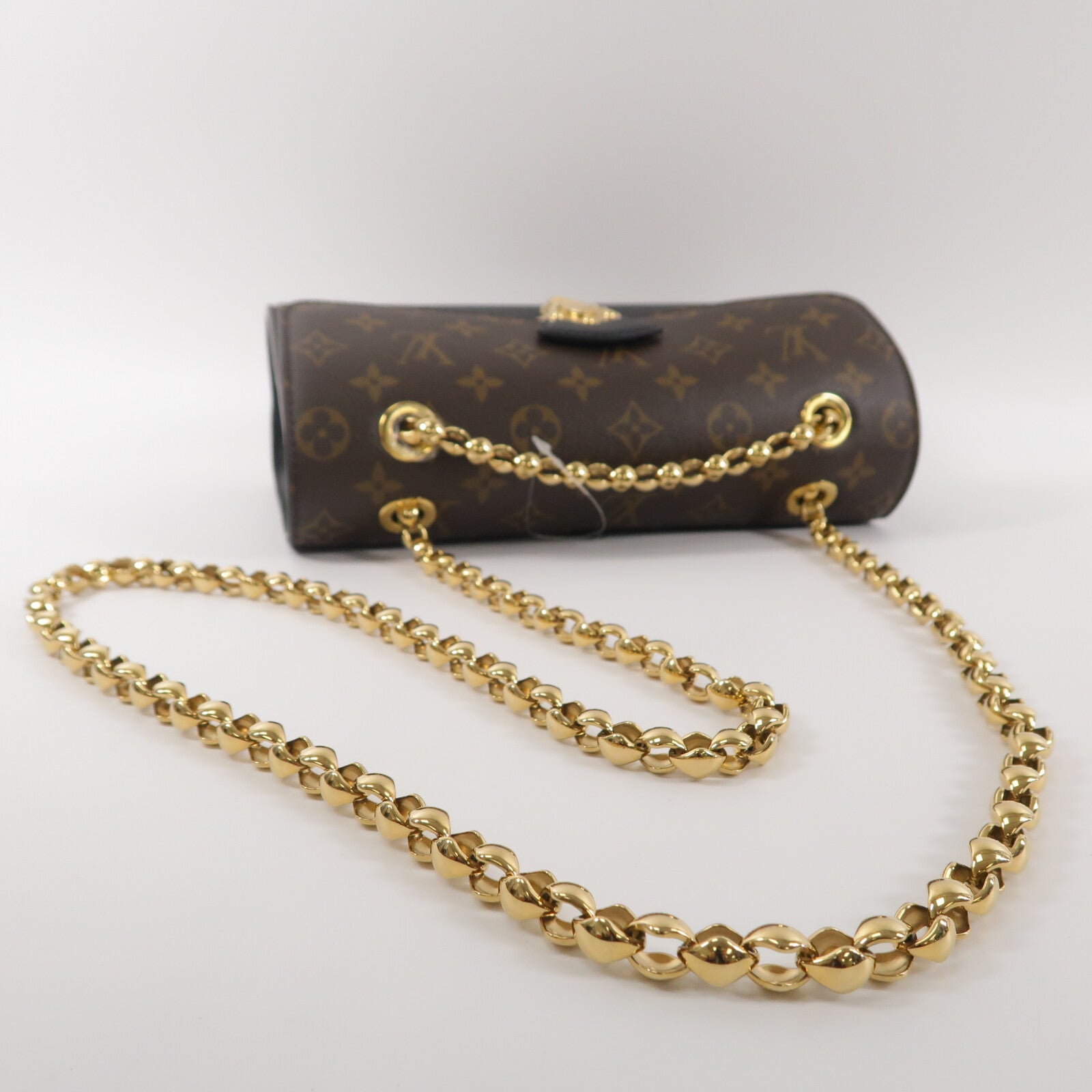 LOUIS VUITTON Monogram Victoire鏈帶肩背袋