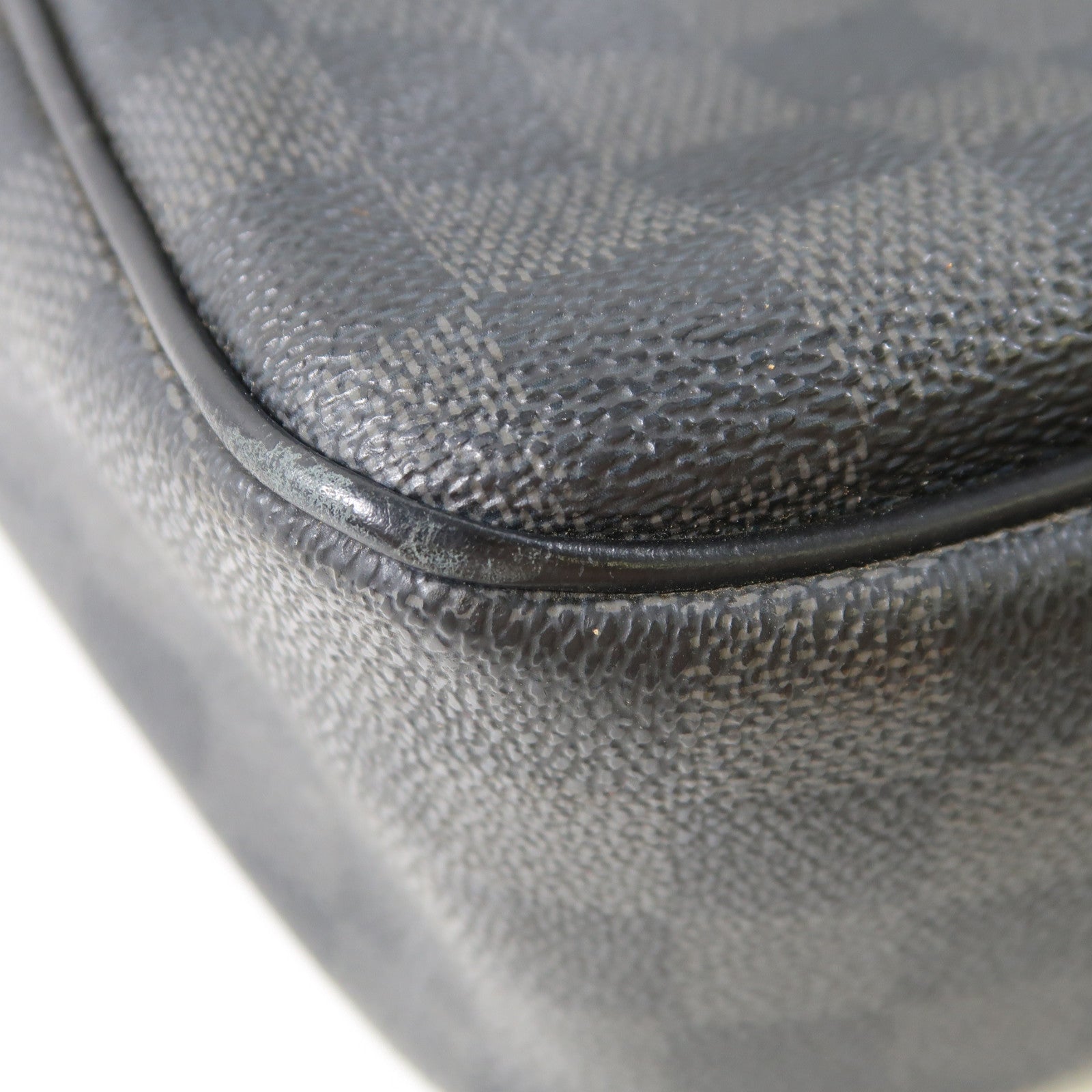 LOUIS VUITTON 【激減優惠】Damier Graphite Daniel MM銀扣肩背袋黑色/灰色