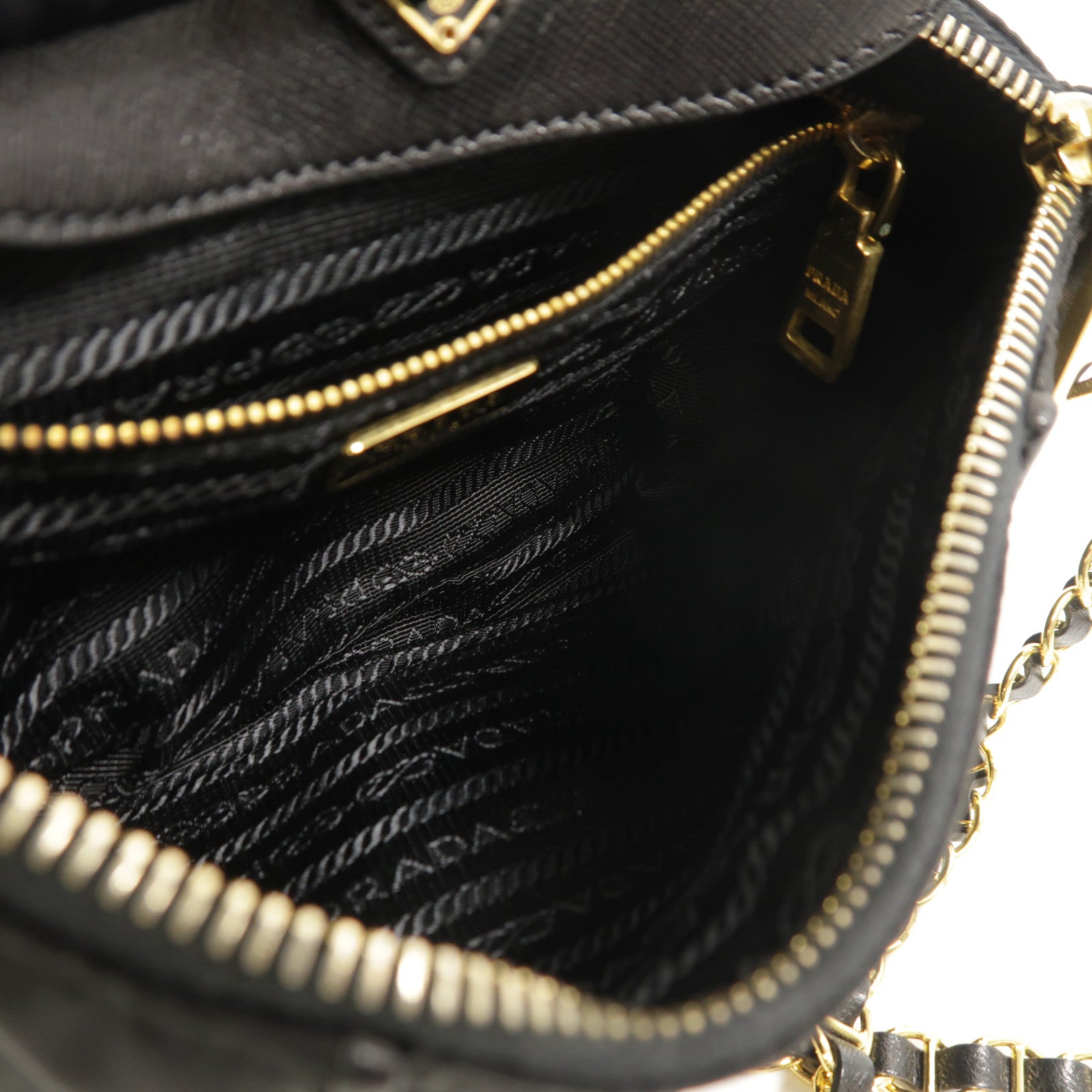 PRADA 尼龍Chain Pouch Shoulder Bag鏈帶肩背袋
