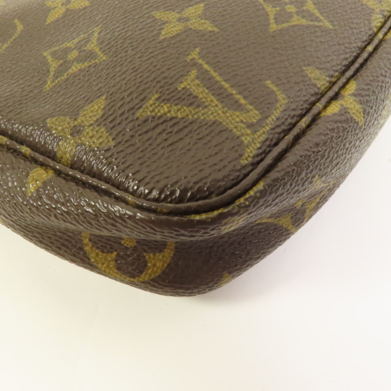LOUIS VUITTON Monogram Pochette Accessoires金扣手挽袋棕色