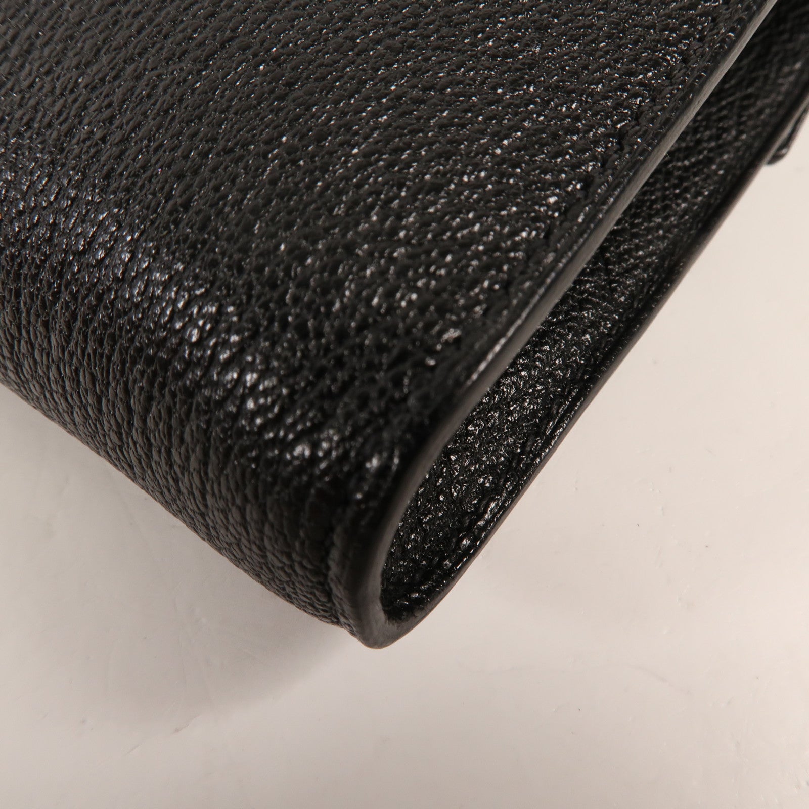 HERMES Chevre皮革Clic 16金扣肩背袋Noir