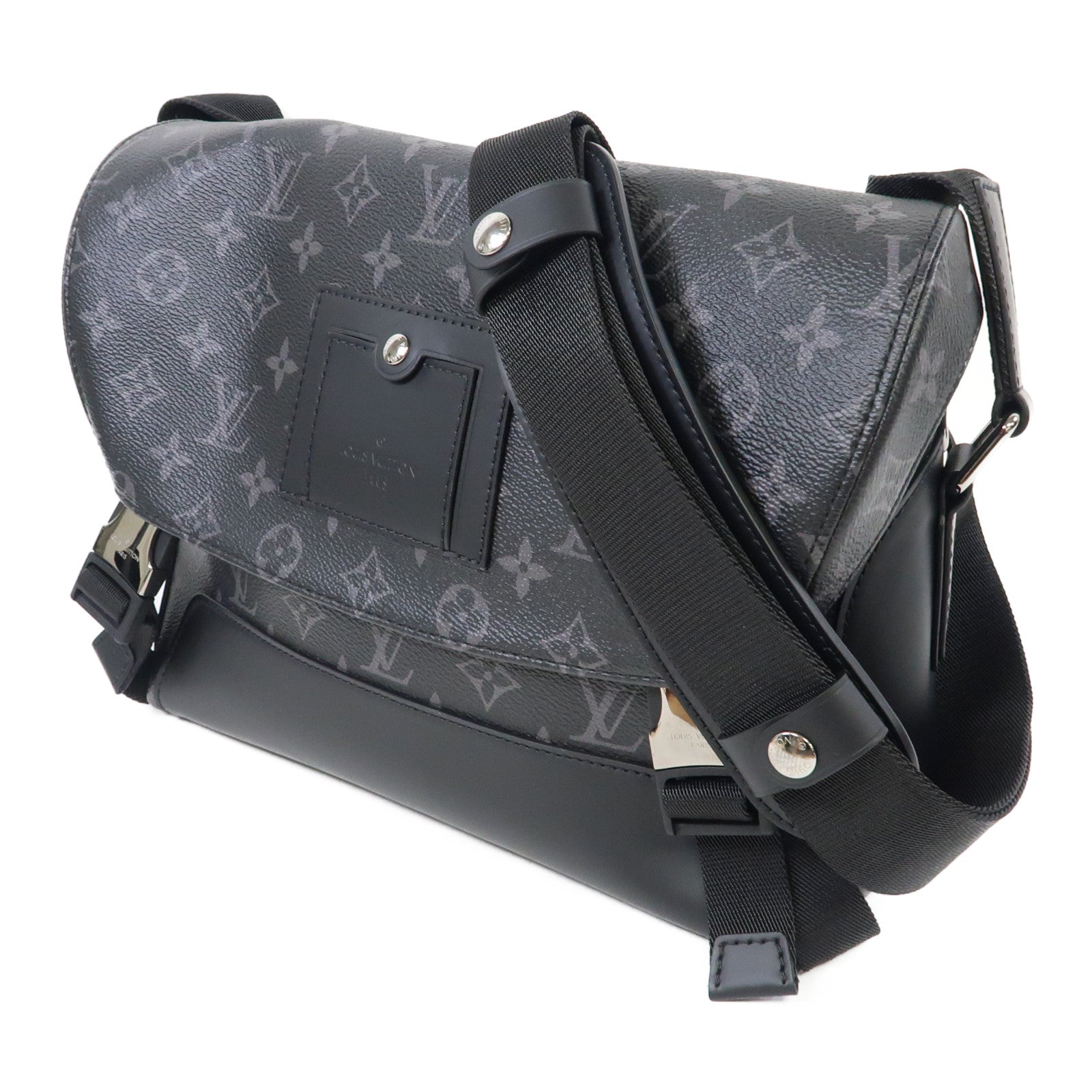 LOUIS VUITTON Monogram Eclipse Messenger PM Voyager銀扣肩背袋黑色