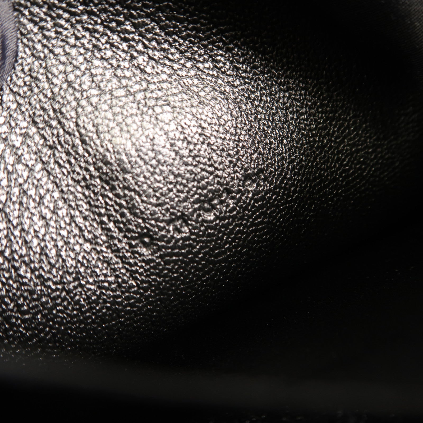 HERMES Chevre皮革Clic 16金扣肩背袋Noir