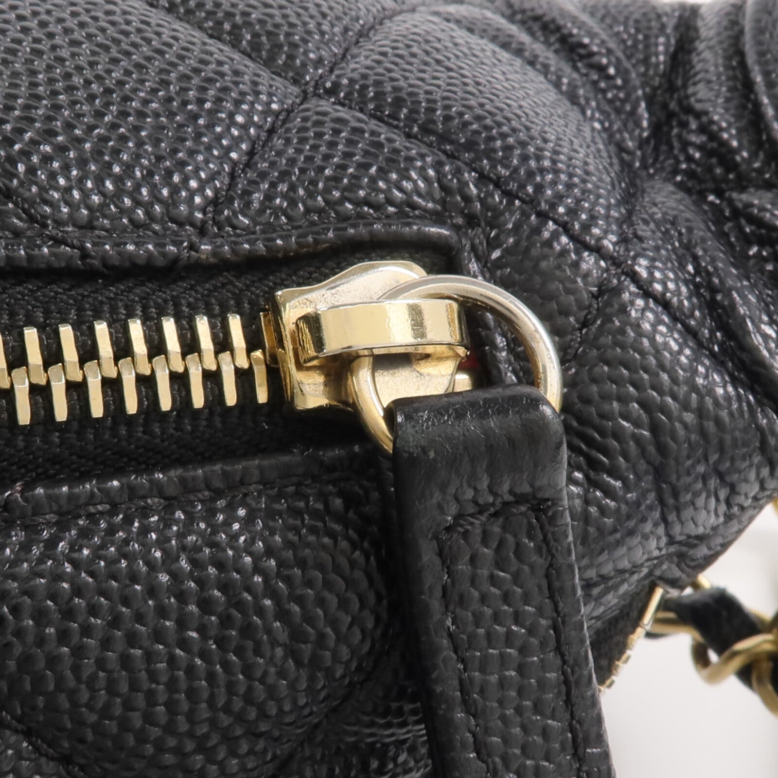 CHANEL 牛皮皮革Filigree Waist Bag金扣腰包