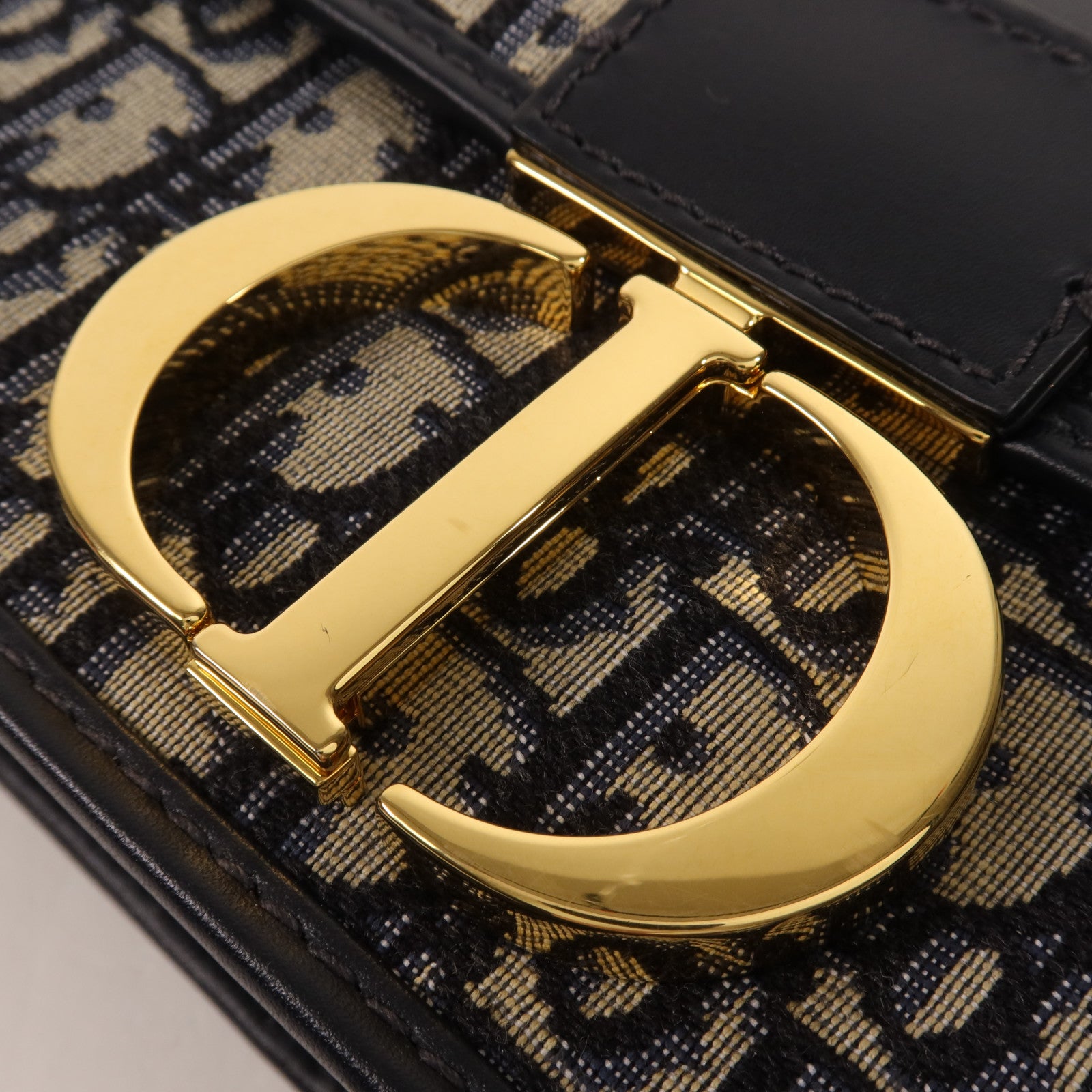Dior 帆布30 Montaigne金扣肩背袋