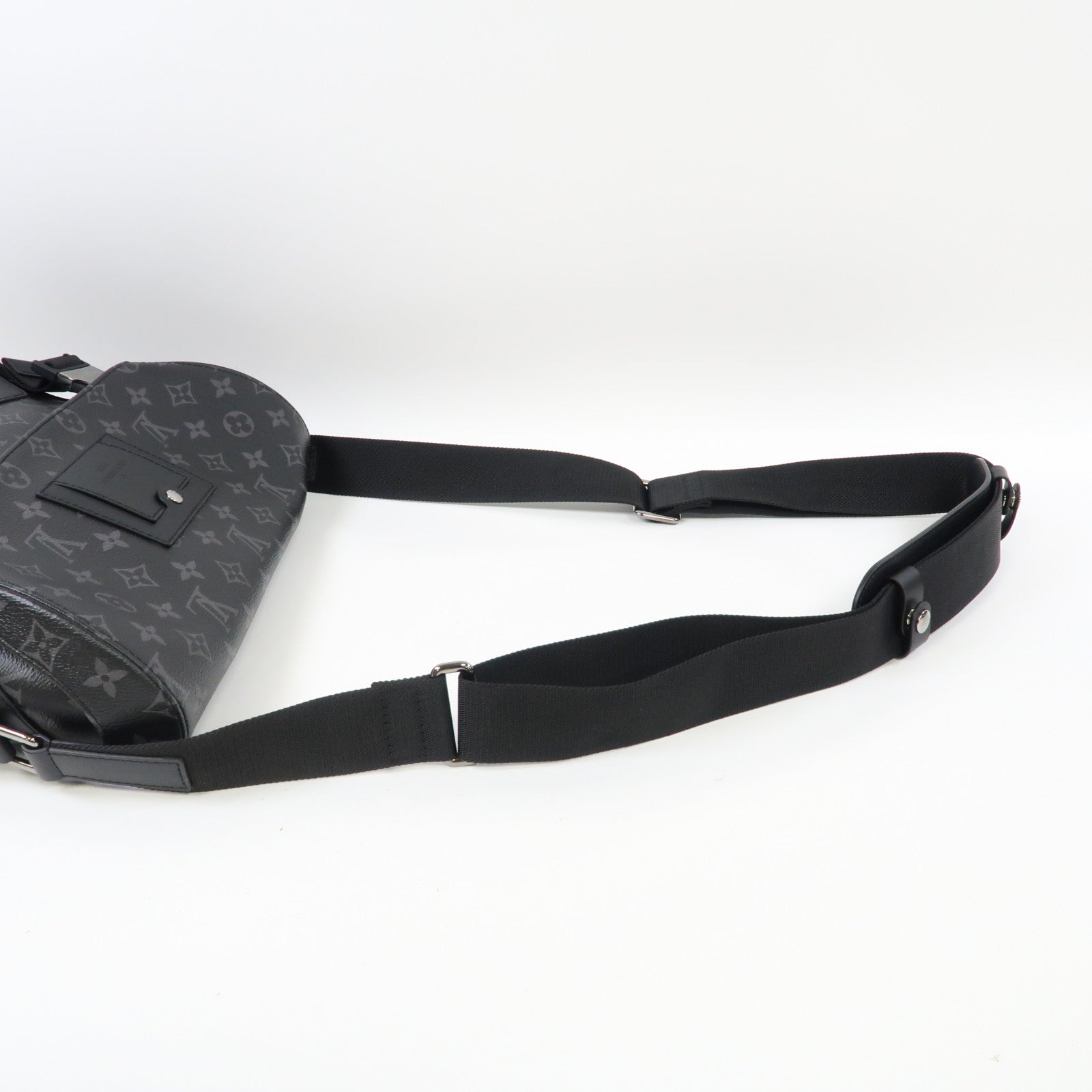 LOUIS VUITTON Monogram Eclipse Messenger PM Voyager銀扣肩背袋黑色