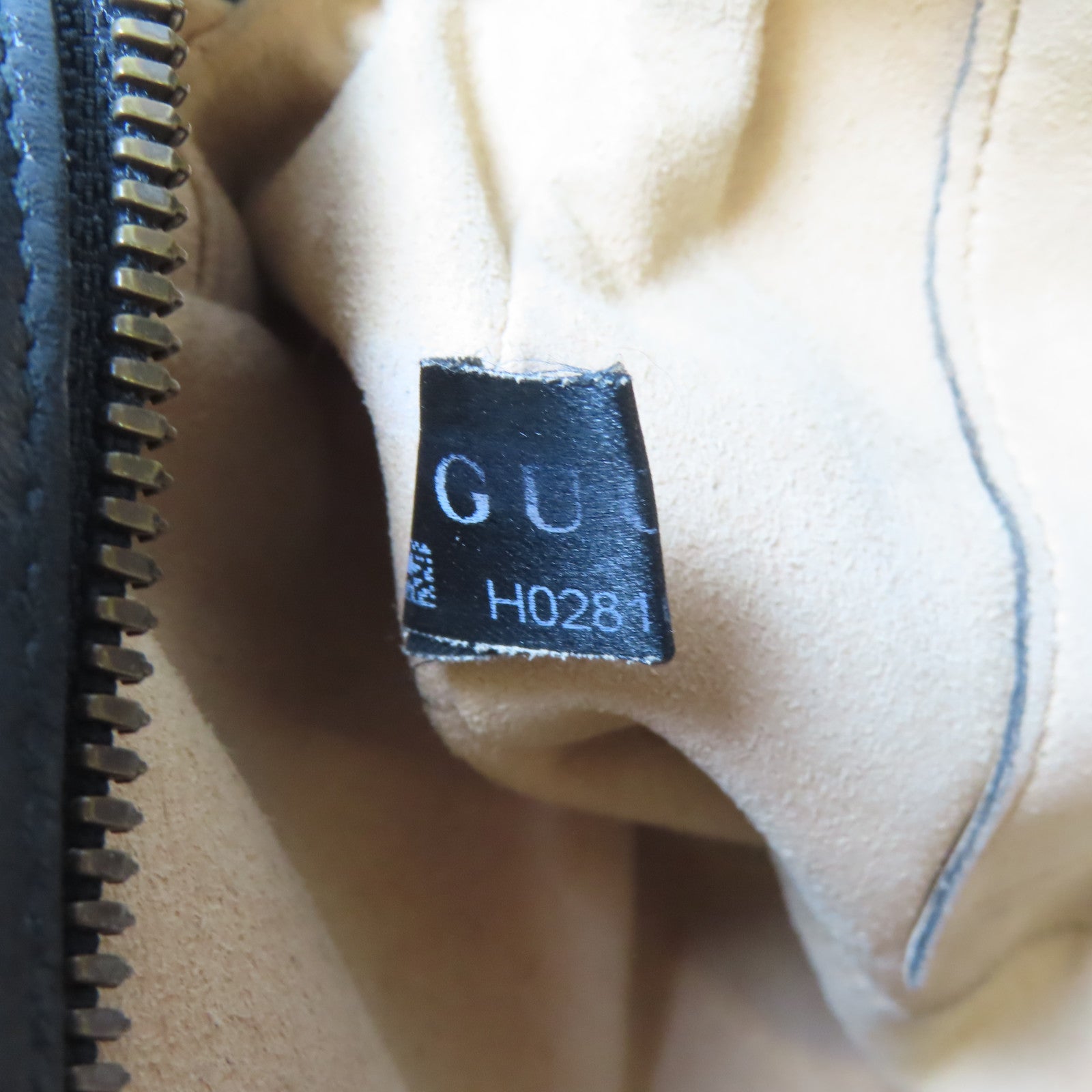 GUCCI 牛皮皮革GG Marmont金扣肩背袋黑色