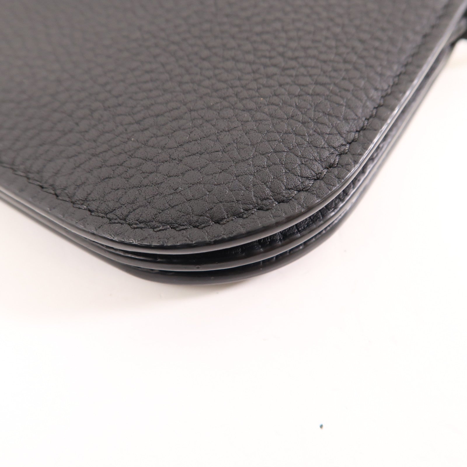 Salvatore Ferragamo 皮革Gancini銀扣肩背袋黑色