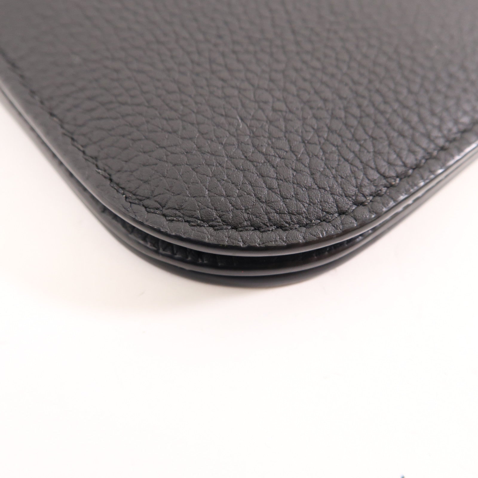 Salvatore Ferragamo 皮革Gancini銀扣肩背袋黑色
