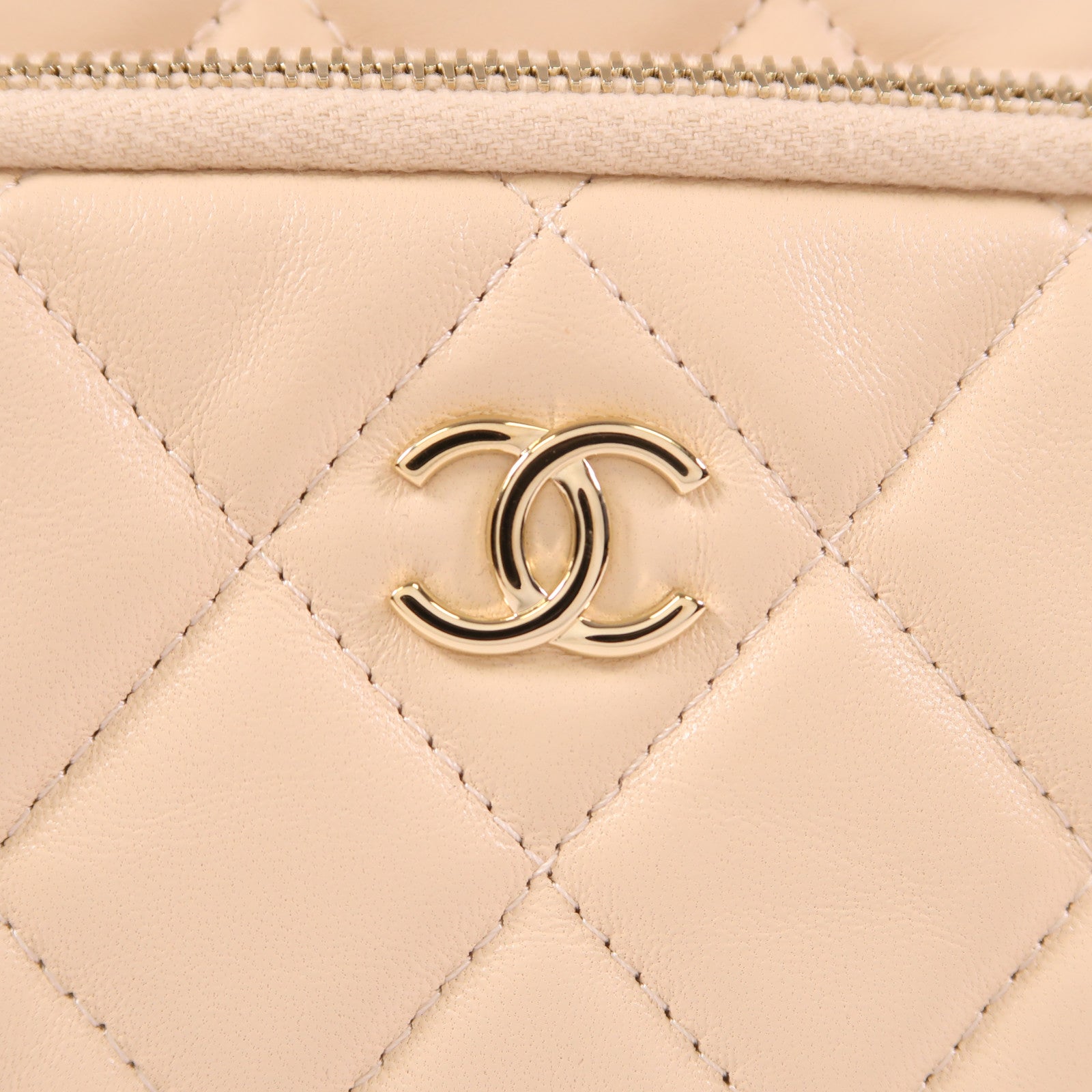 CHANEL 羊皮皮革Clutch With Chain金扣鏈帶肩背袋