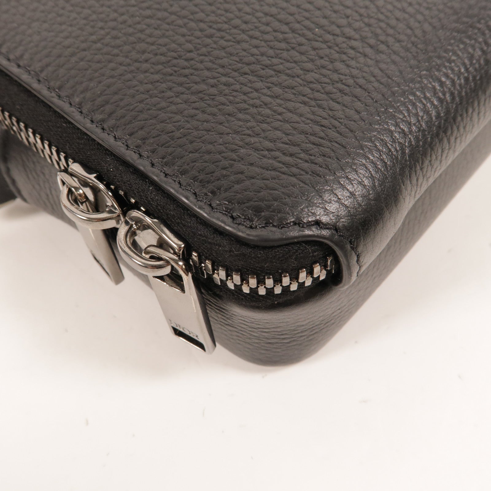 Dior 牛皮皮革CD Icon Zipped Pouch With Strap肩背袋