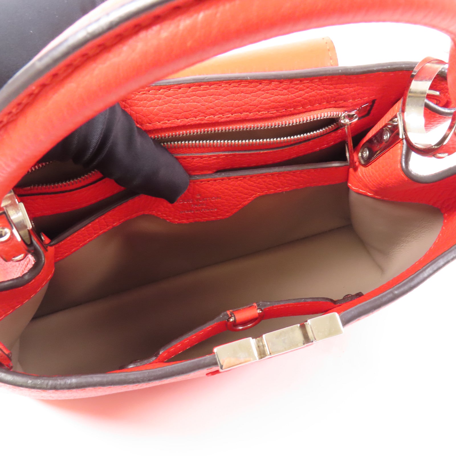 LOUIS VUITTON Taurillon皮革Capucines BB銀扣手挽肩背兩用袋