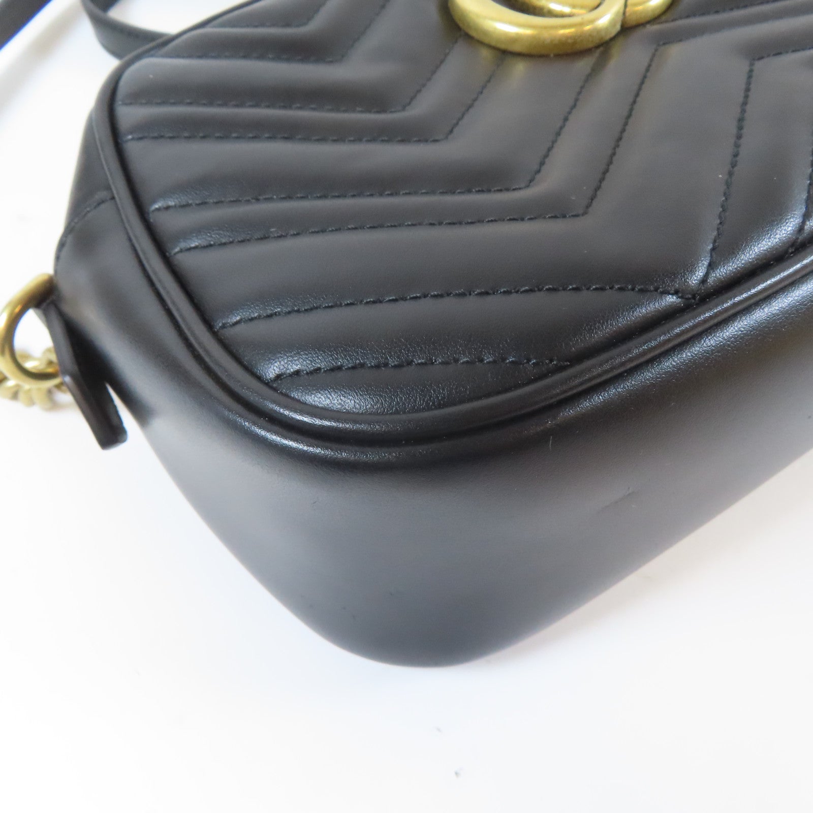 GUCCI 牛皮皮革GG Marmont金扣肩背袋黑色