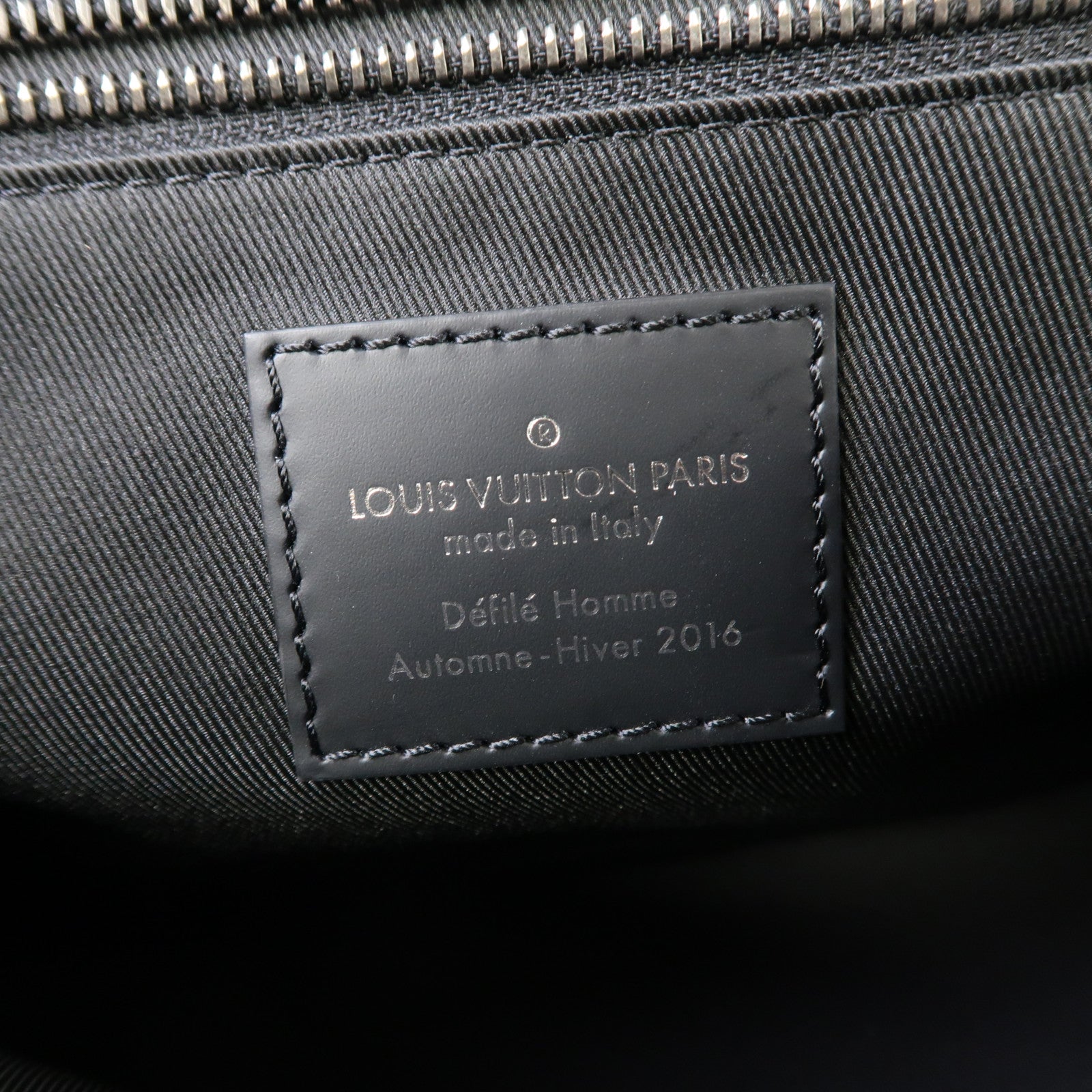 LOUIS VUITTON Monogram Eclipse Messenger PM Voyager銀扣肩背袋黑色