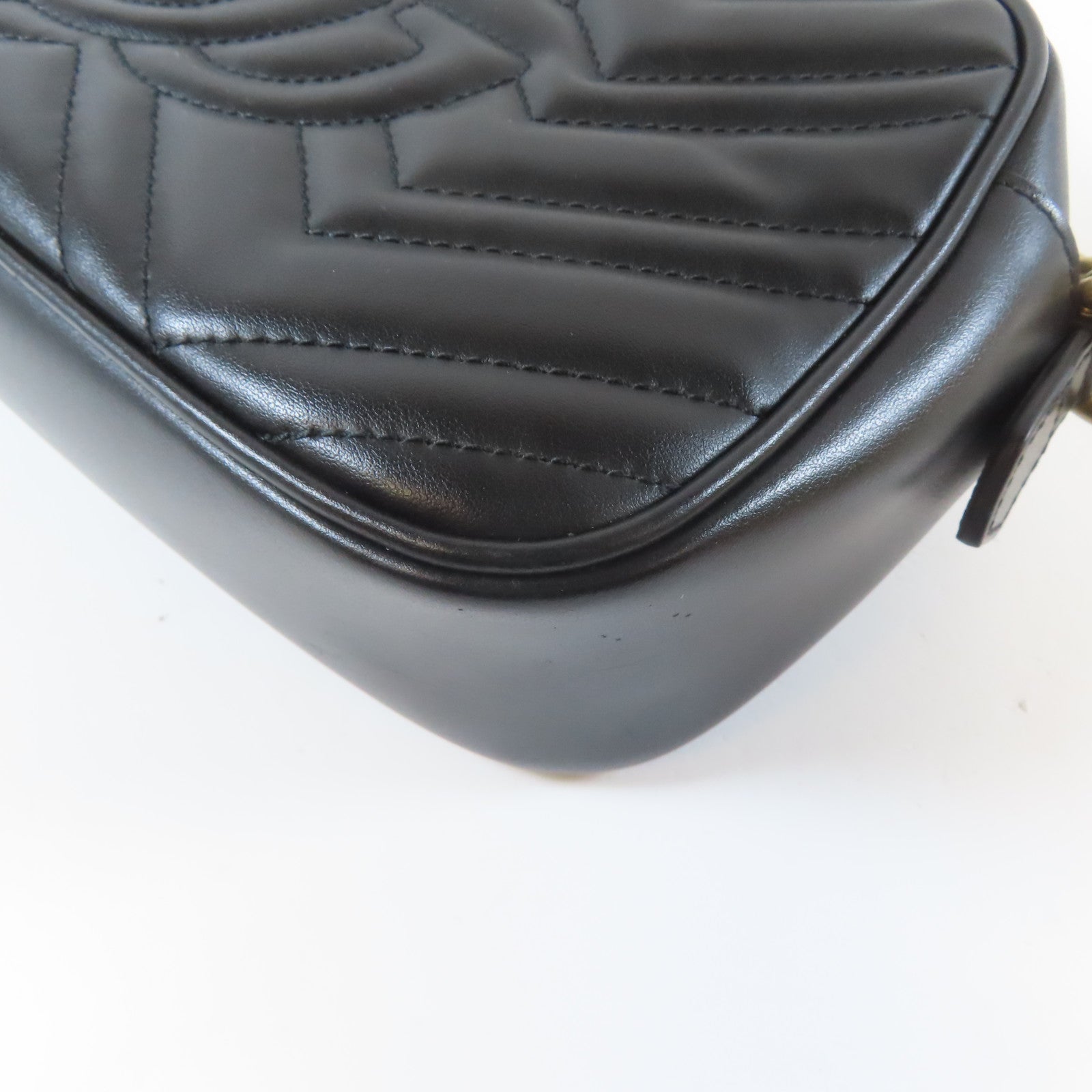GUCCI 牛皮皮革GG Marmont金扣肩背袋黑色