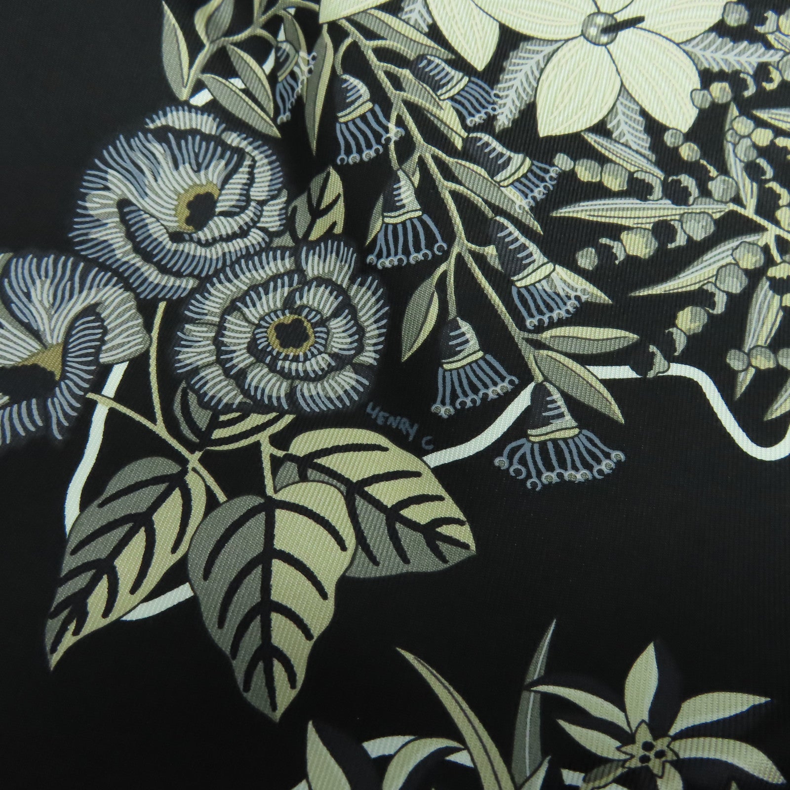 HERMES 【激減優惠】絲質Scarf 90x90絲巾黑色/啡色