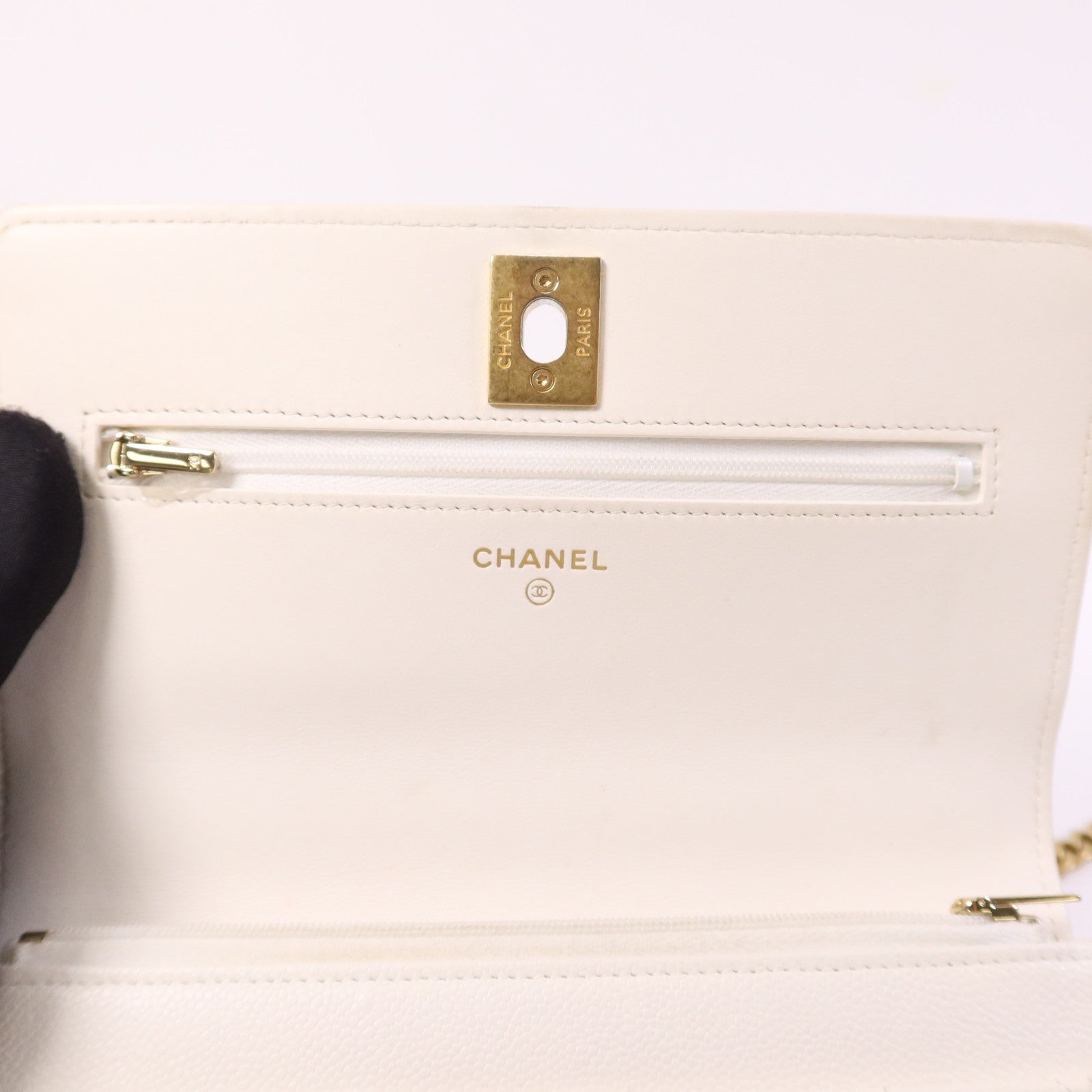 CHANEL 牛皮皮革WOC Wallet On Chain金扣鏈帶肩背袋
