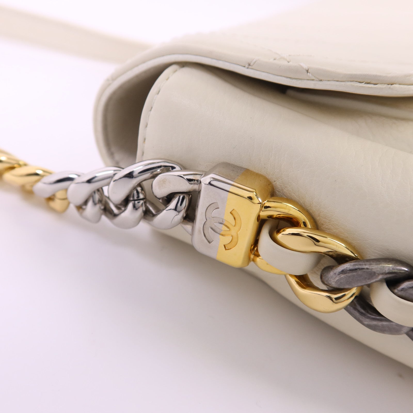 CHANEL 牛皮皮革Chain Shoulder銀扣鏈帶肩背袋