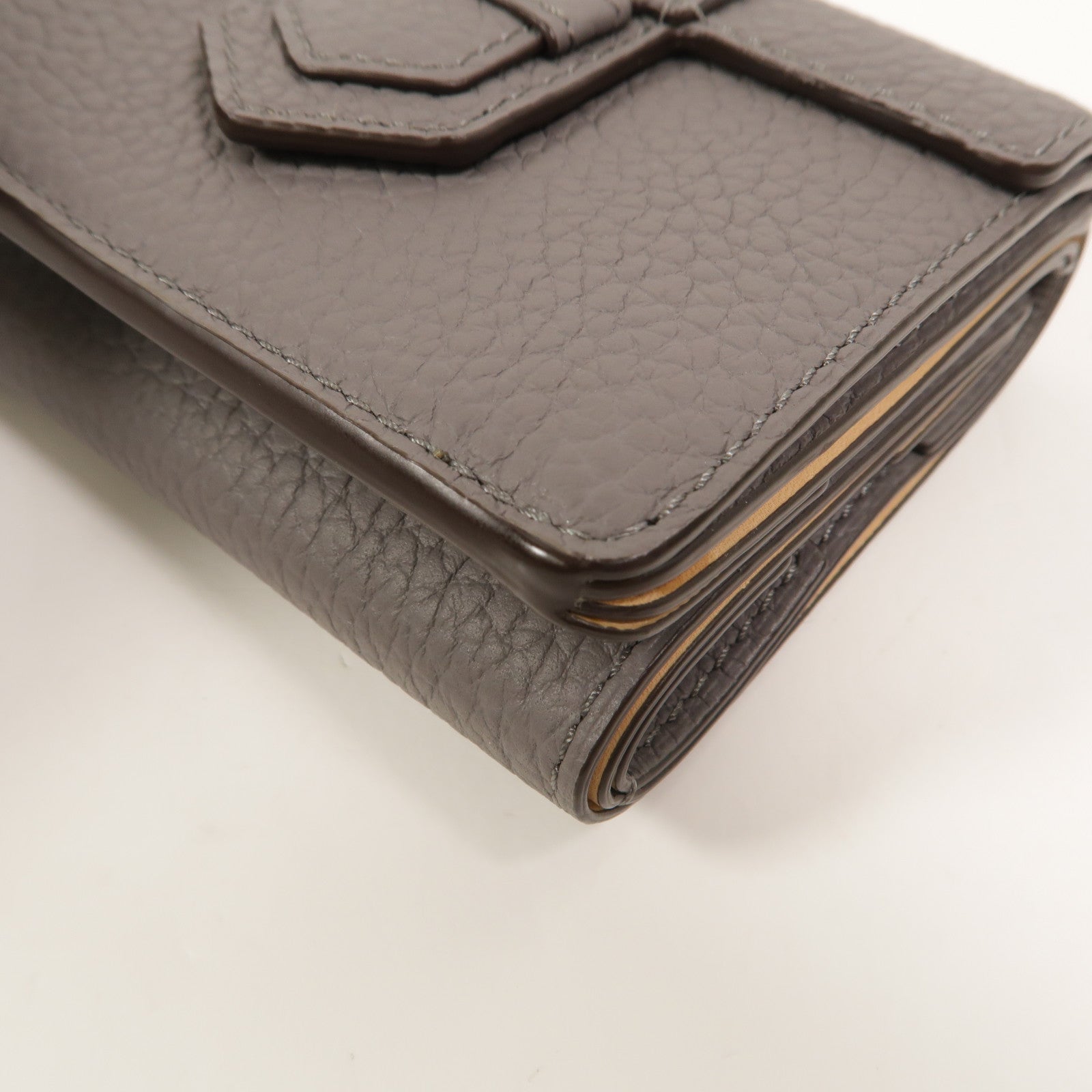 Delvaux 牛皮皮革Presse Trifold Wallet錢包