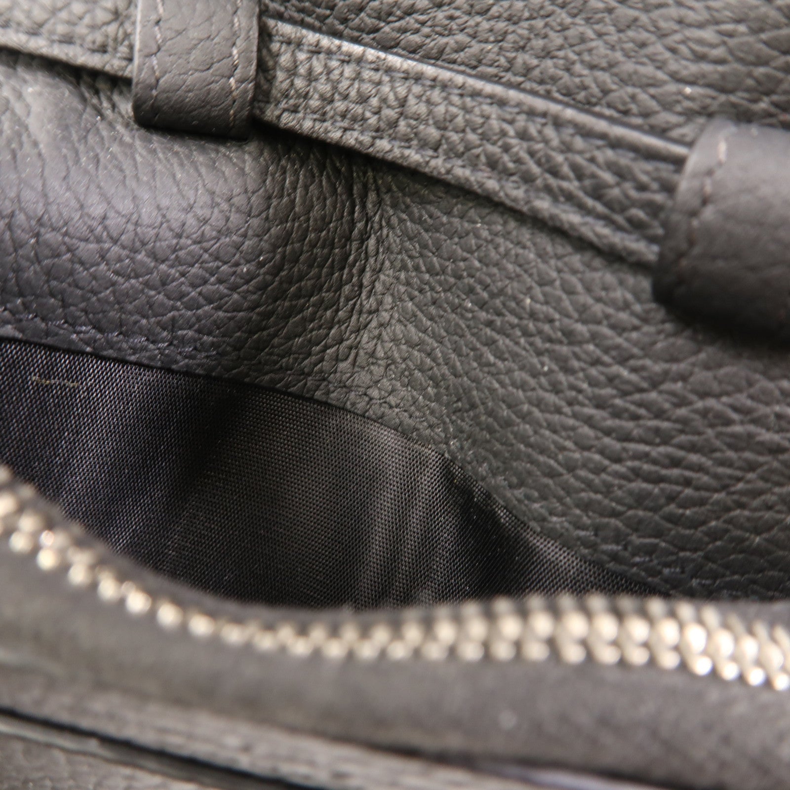 Salvatore Ferragamo 皮革Gancini銀扣肩背袋黑色