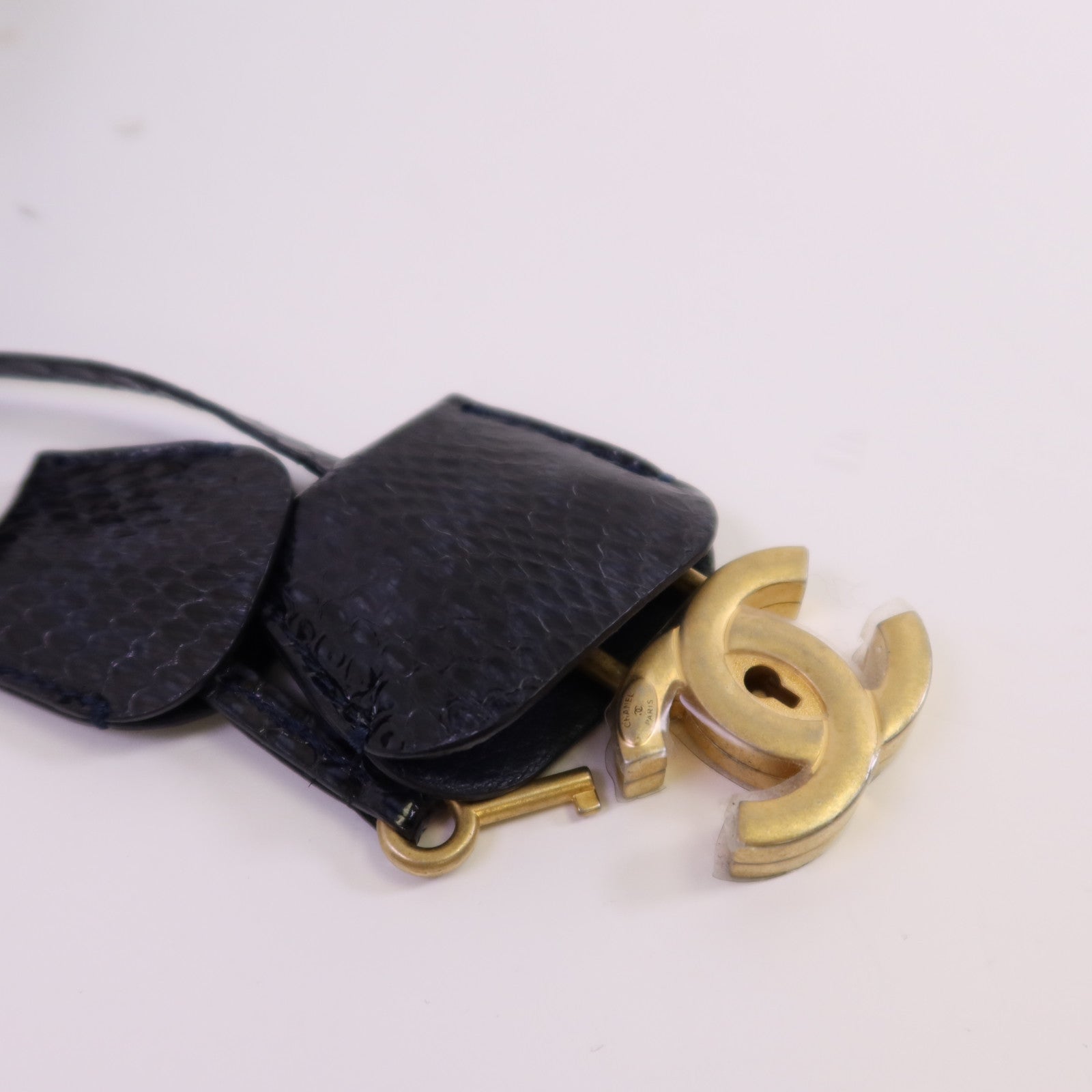 CHANEL 斜紋軟呢/蛇皮Filigree Vanity Case Medium金扣鏈帶手挽肩背兩用袋