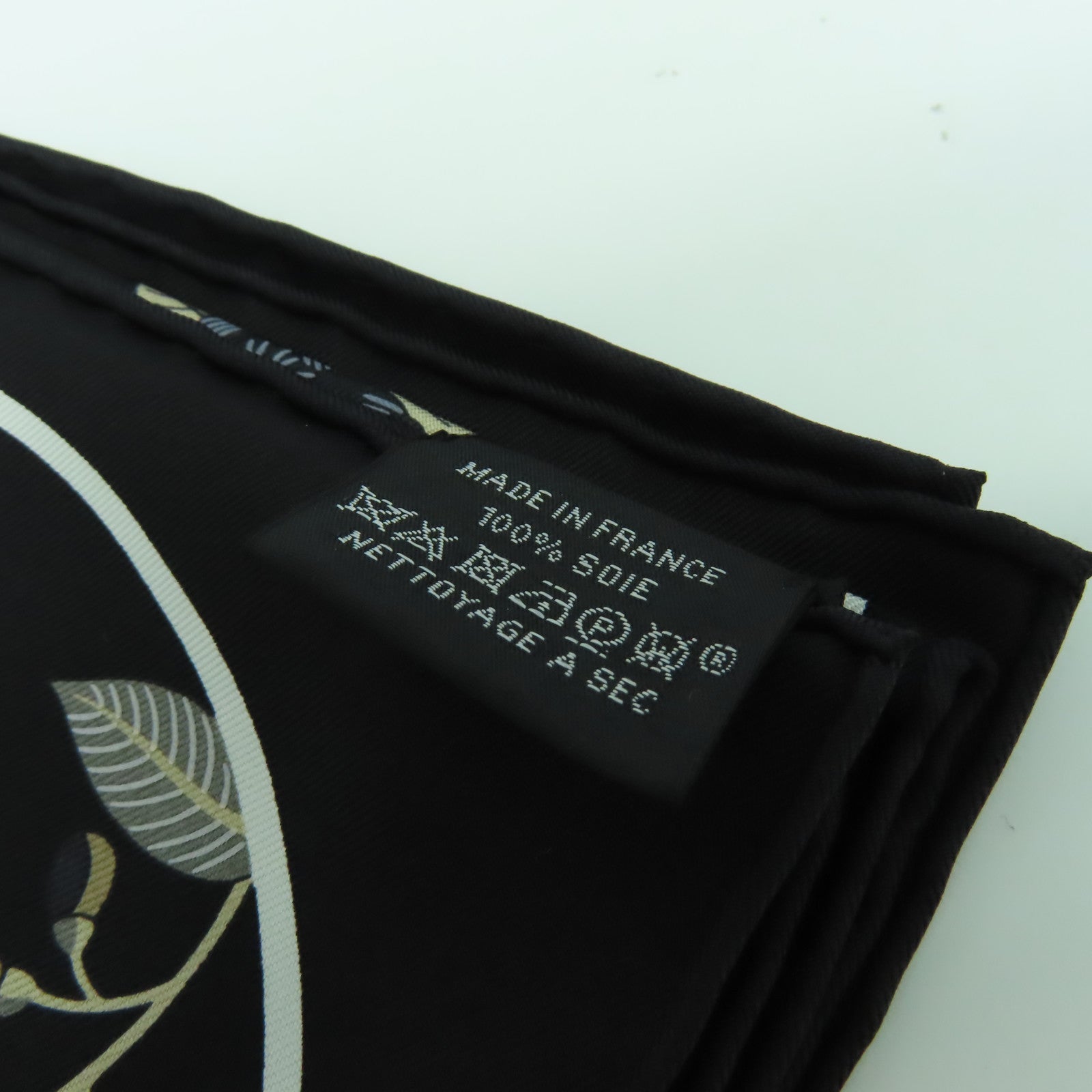 HERMES 【激減優惠】絲質Scarf 90x90絲巾黑色/啡色