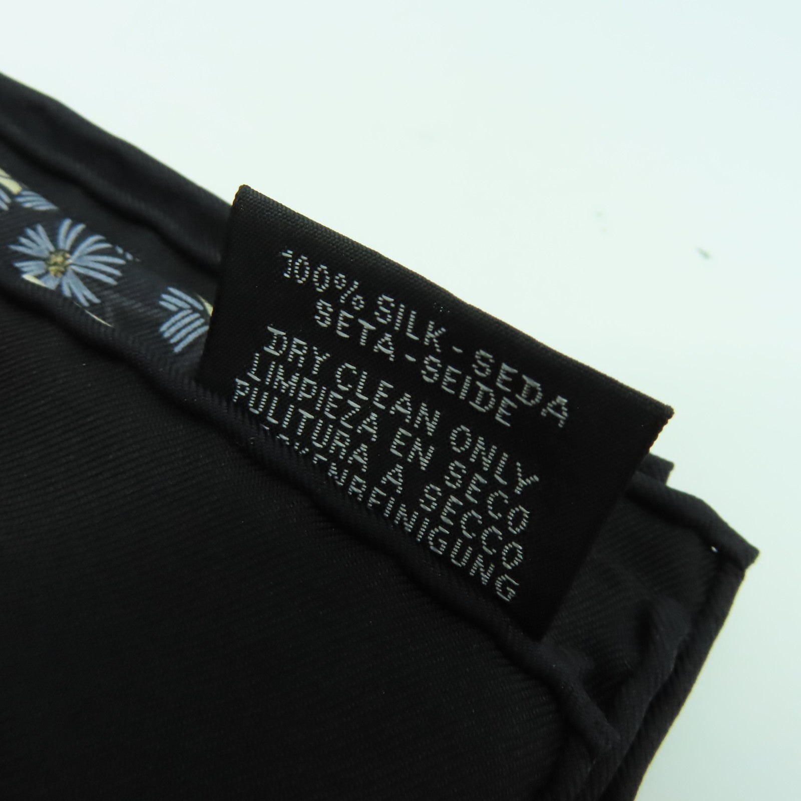 HERMES 【激減優惠】絲質Scarf 90x90絲巾黑色/啡色
