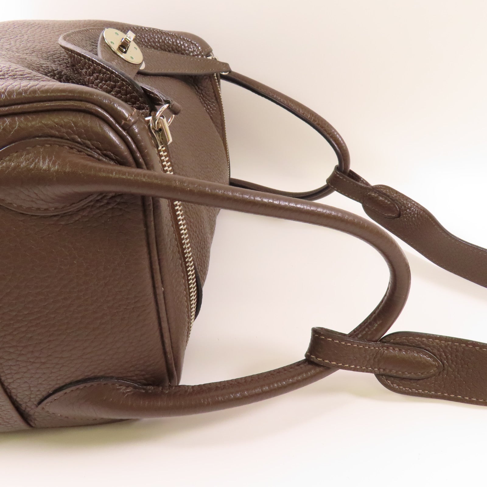 HERMES Clemence皮革Lindy 30銀扣肩背袋Cafe