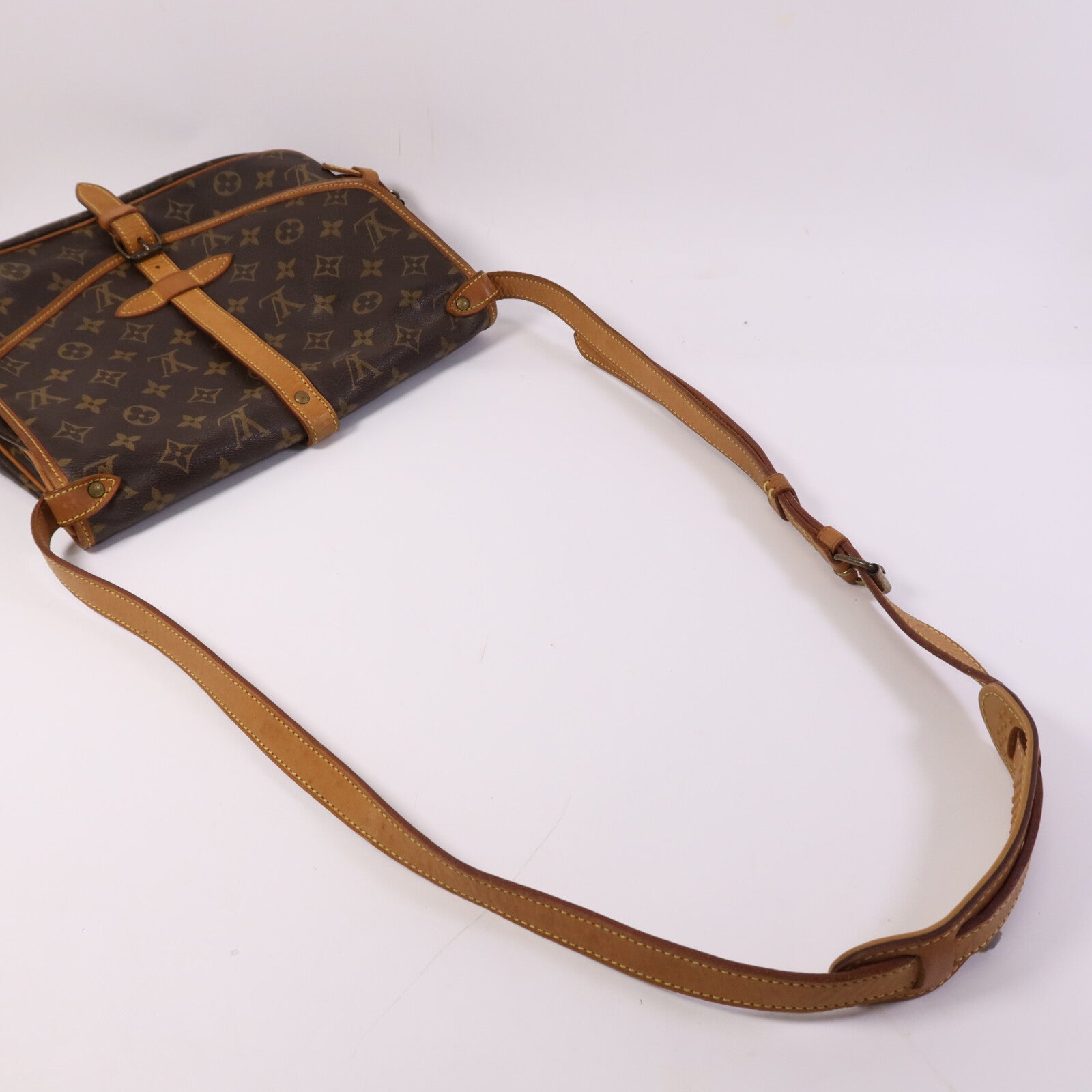 LOUIS VUITTON 【激減優惠】Monogram Saumur 30金扣肩背袋